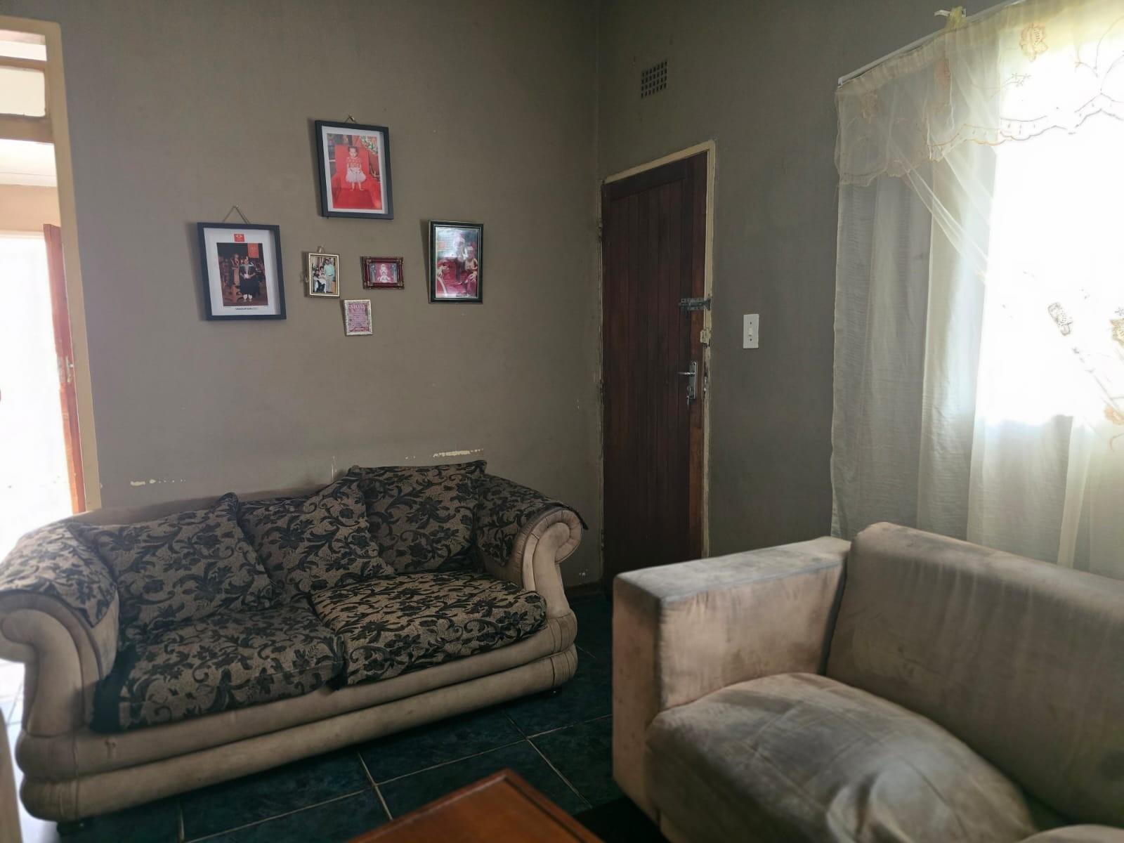 Fabulous 3 Bed house with a 2 Bed Cottage in Eldorado Park Ext 4