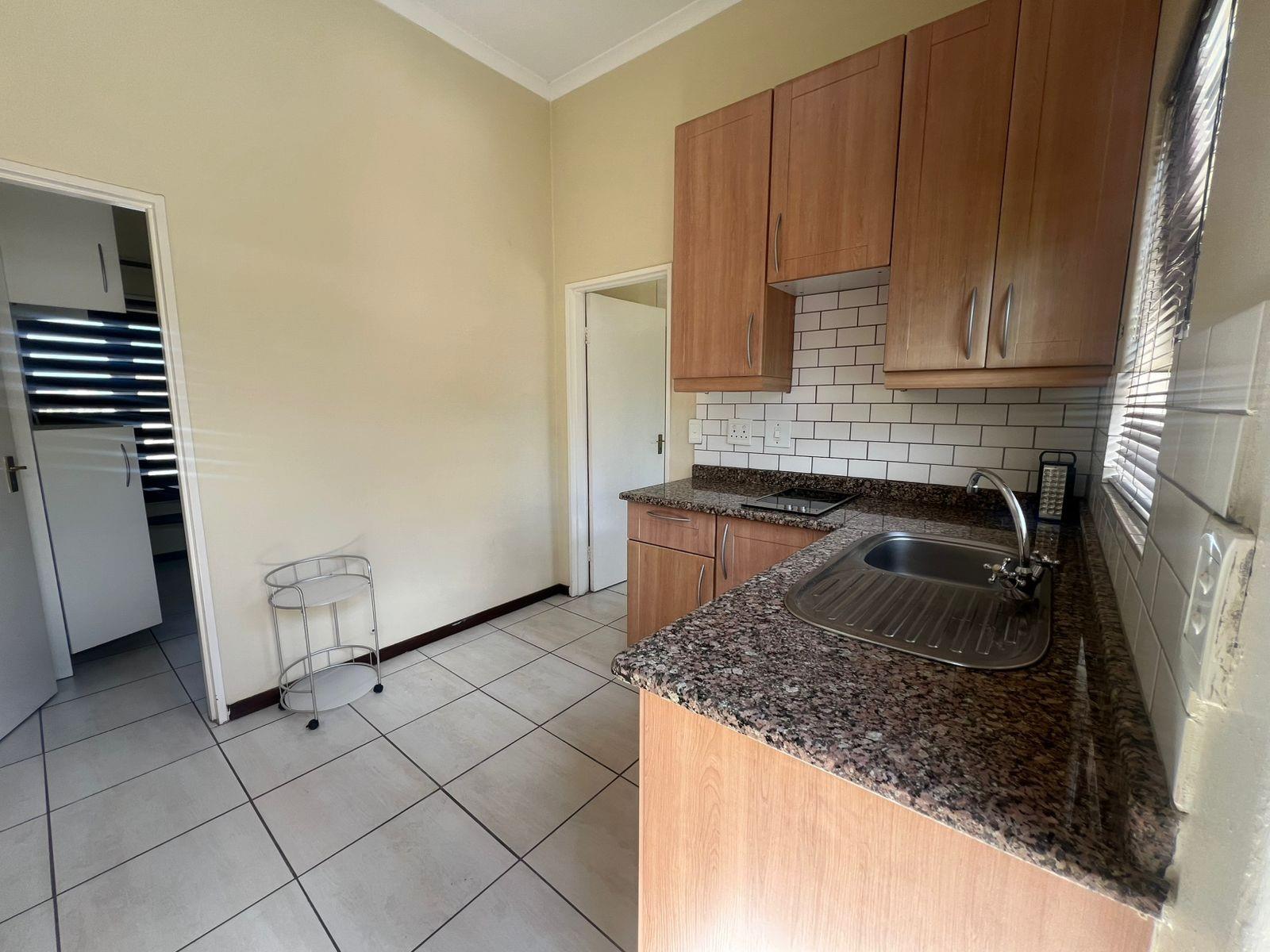 1 Bed Studio Apartment To Rent in Bryanston, Sandton