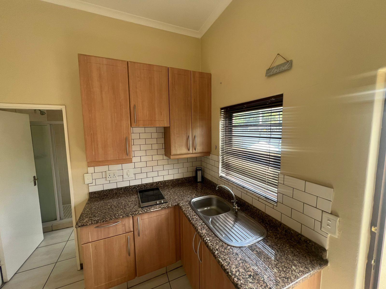 1 Bed Studio Apartment To Rent in Bryanston, Sandton