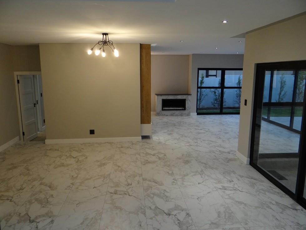 5 Bedroom House For Sale in Midstream Heights, Midstream Estate, Centurion