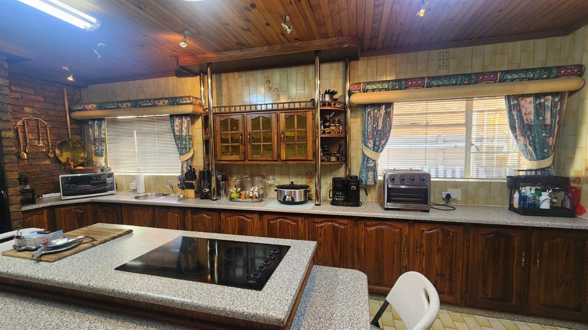 3 bedroom 2 bathroom house in Gated community - Springs