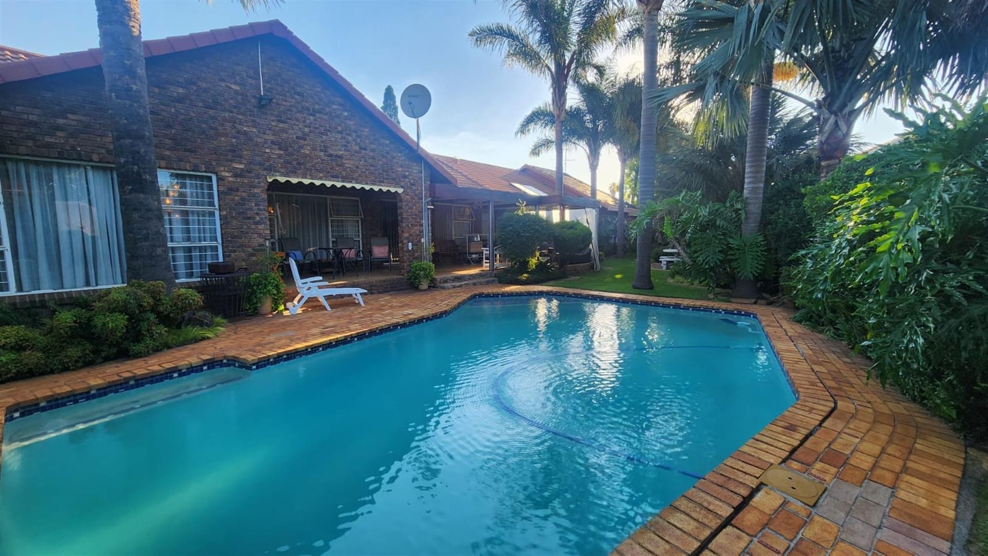 3 bedroom 2 bathroom house in Gated community - Springs