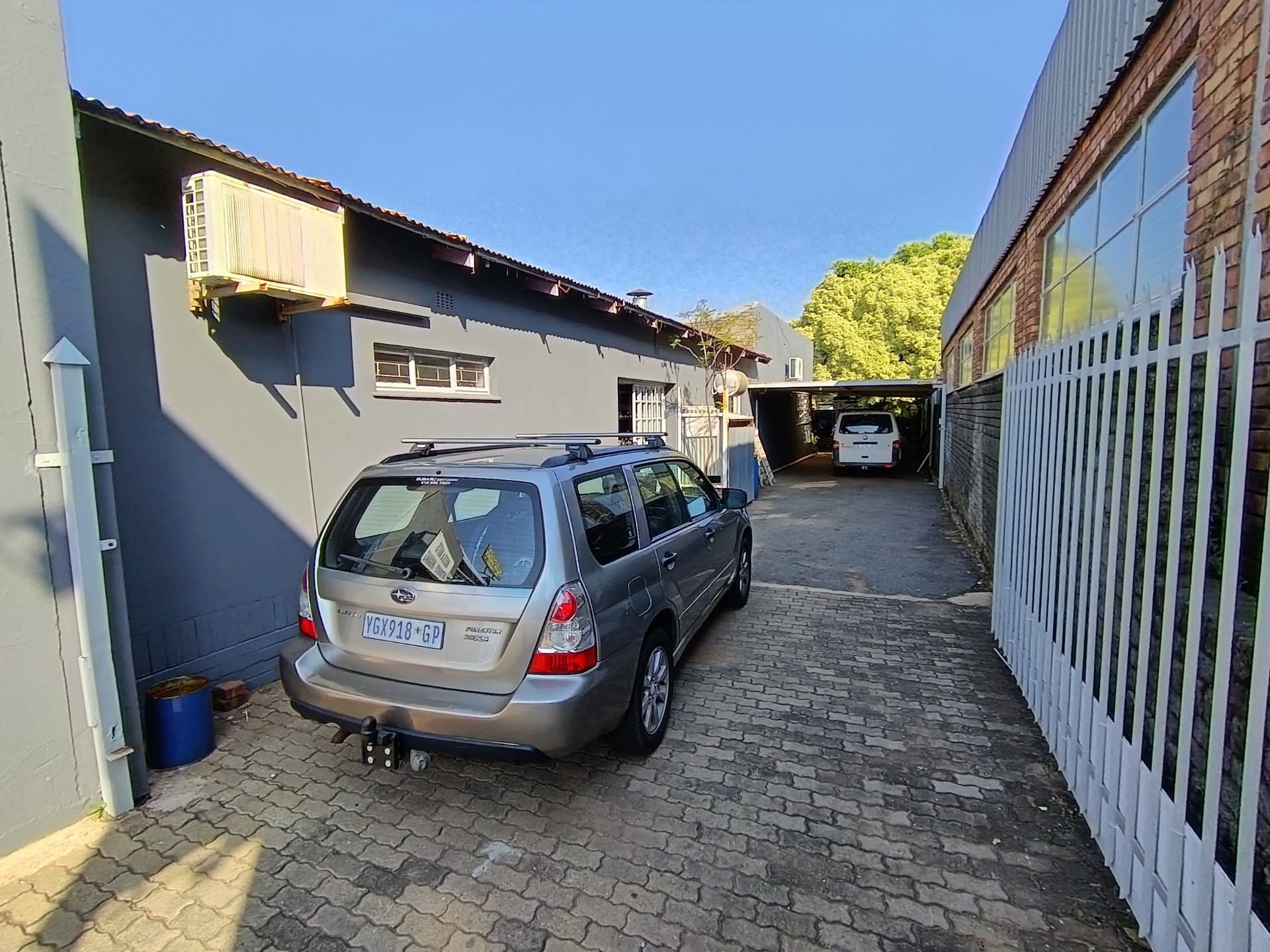Commercial property in the sought after and busy Steve Biko Road