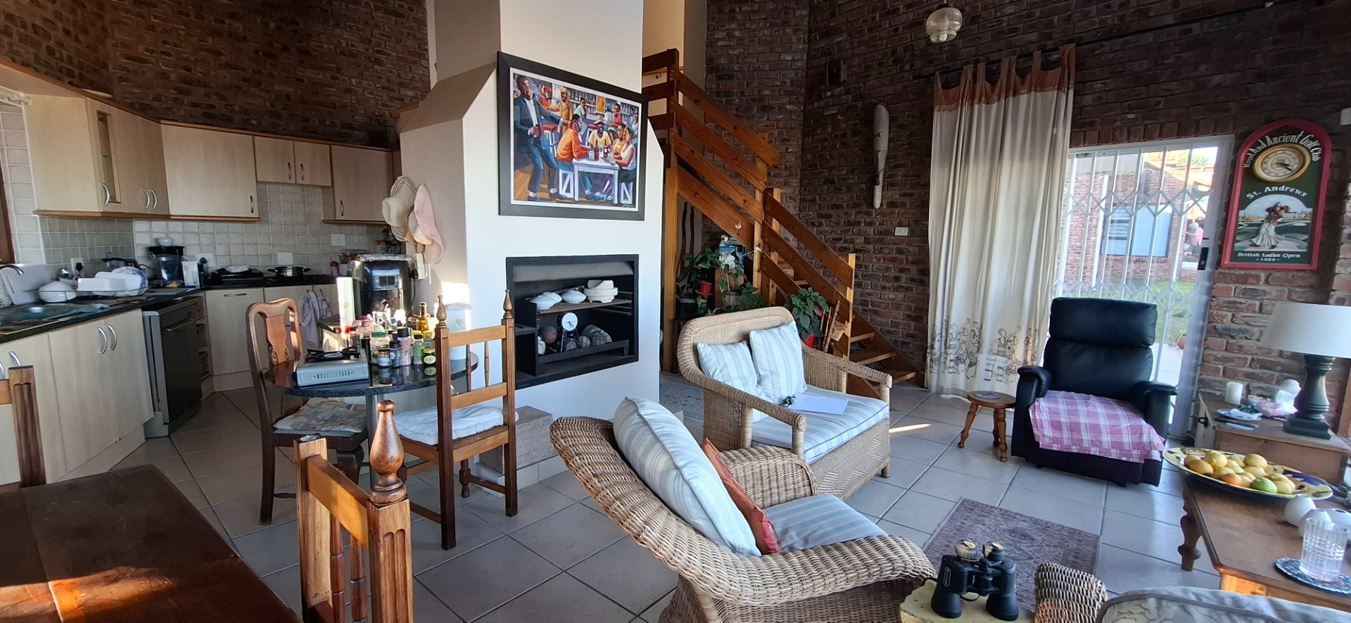 Double-Storey Property with STUNNING SEA VIEW