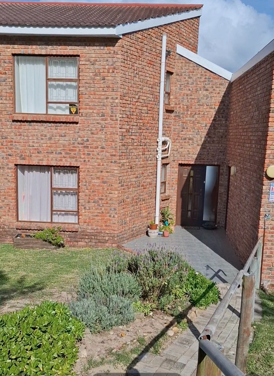 House for sale in Blue Horizon Bay, Port Elizabeth, 210 m²