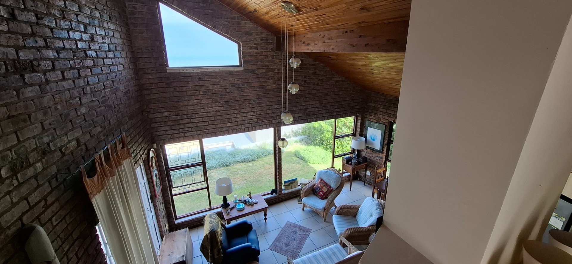 Double-Storey Property with STUNNING SEA VIEW