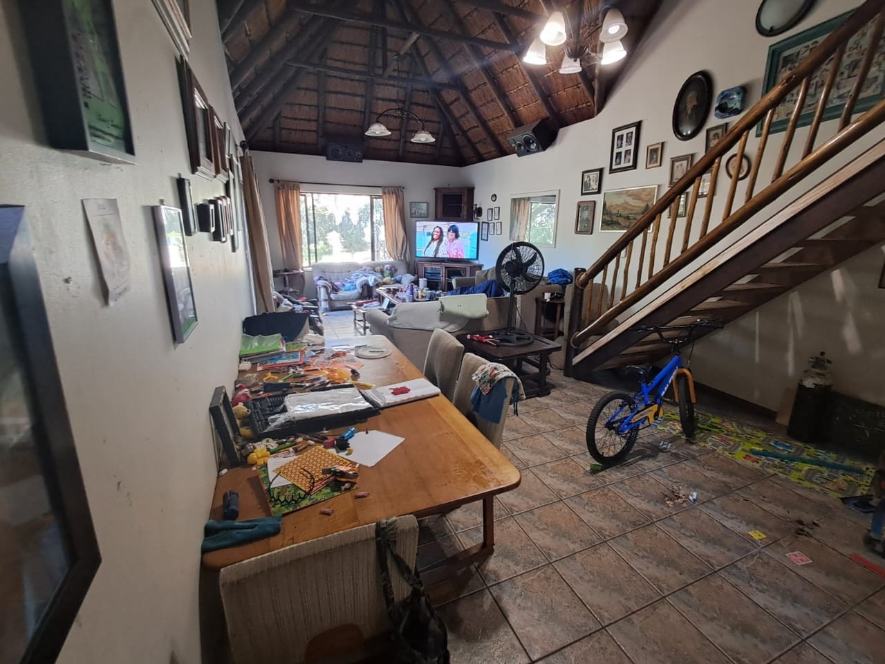 Spacious Coastal Family Home With Pool And Potential