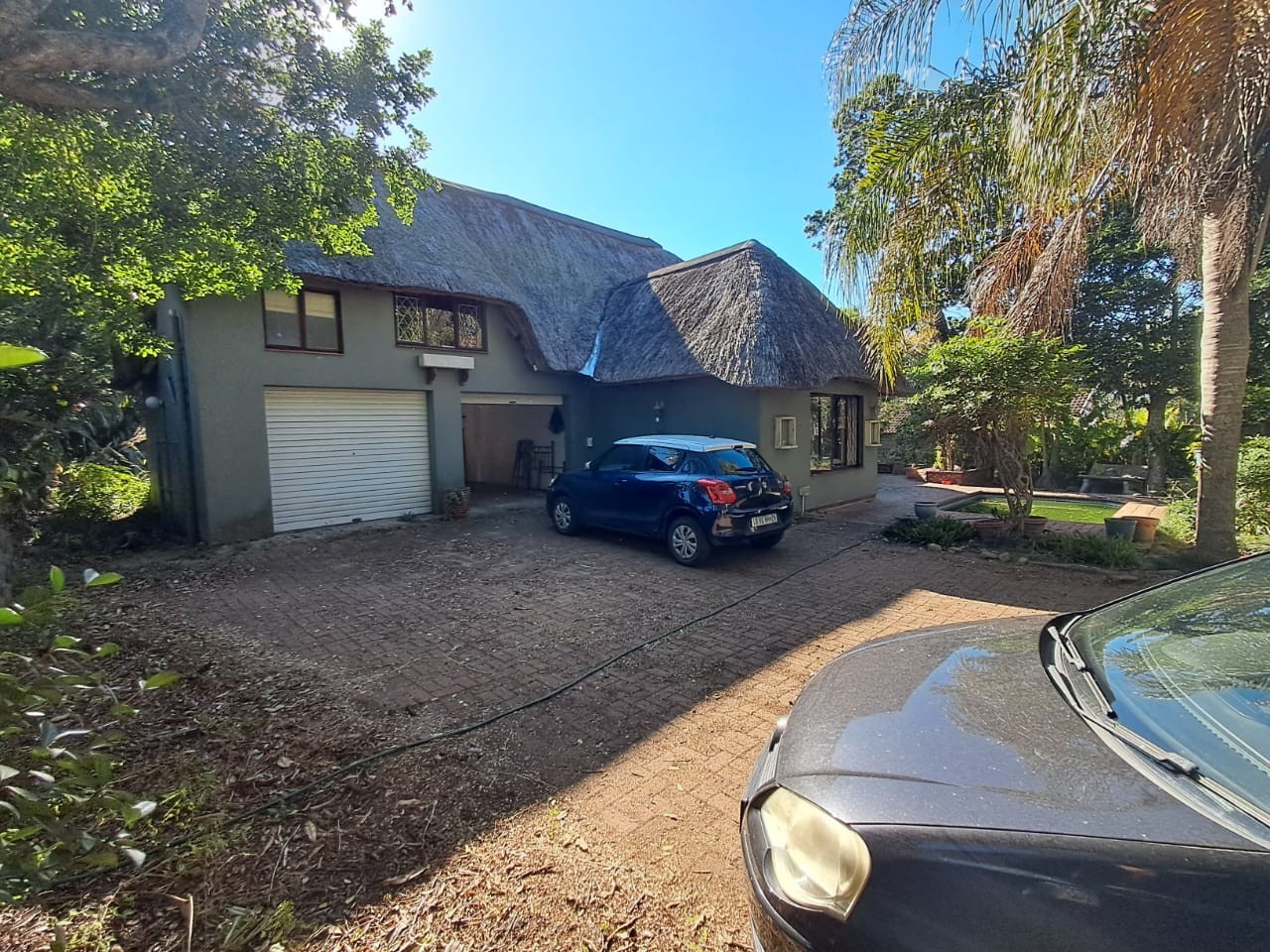Spacious Coastal Family Home With Pool And Potential