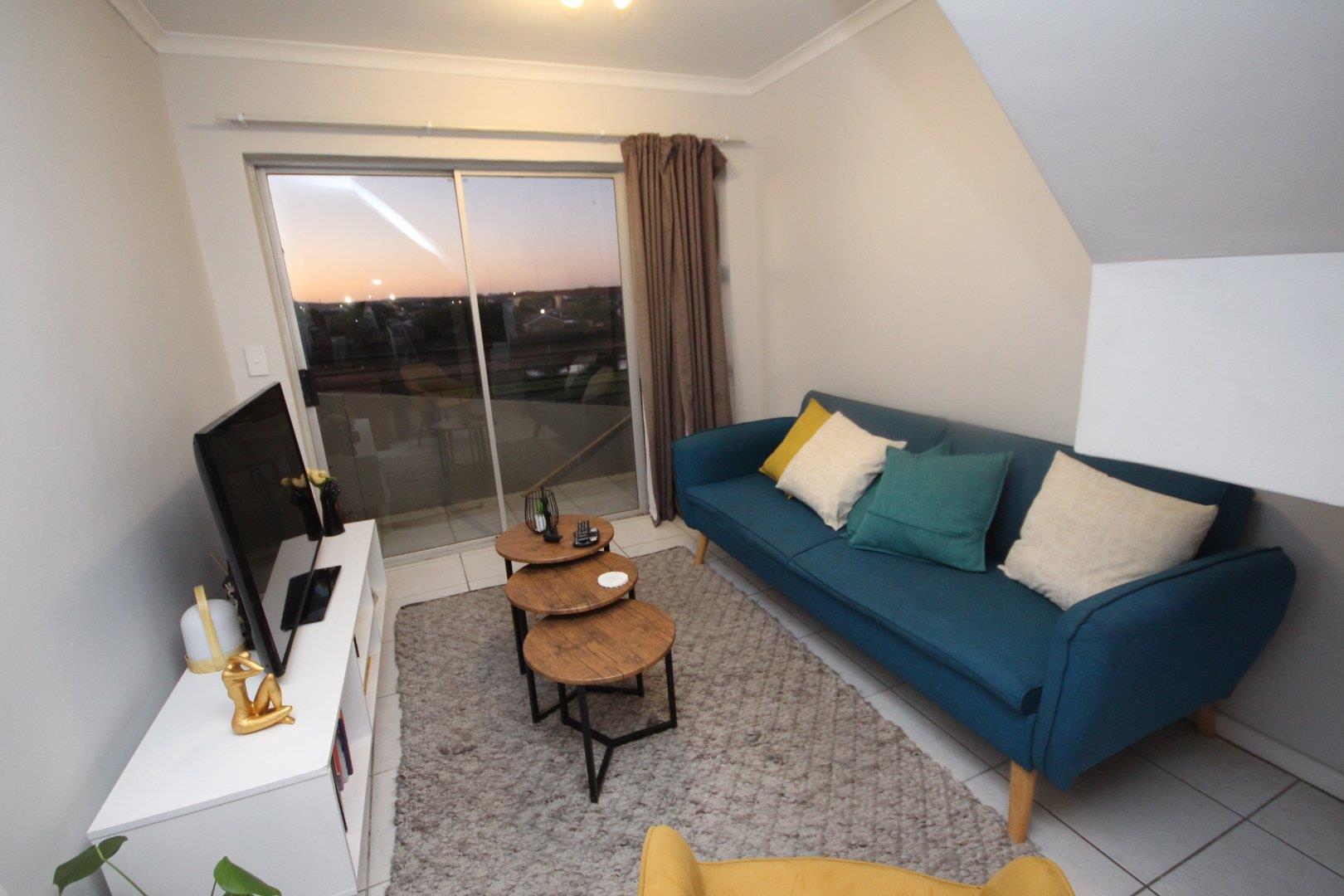 Apartment For Sale in Uitziht, Kraaifontein
