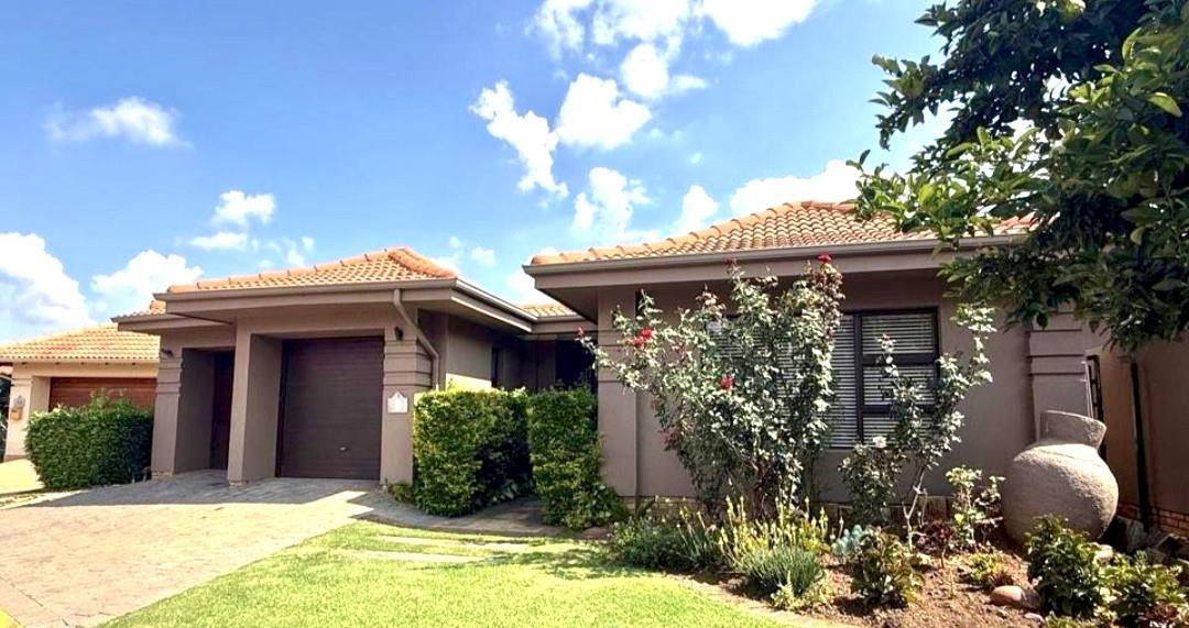 House For Sale in Pecanwood, Hartbeespoort, North West