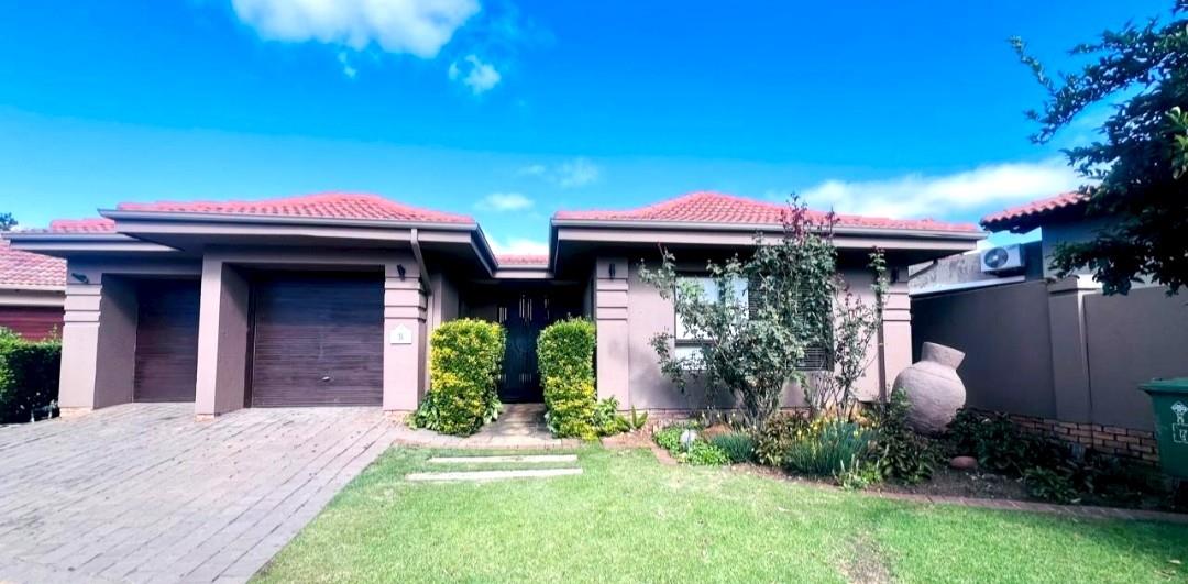 House For Sale in Pecanwood, Hartbeespoort, North West