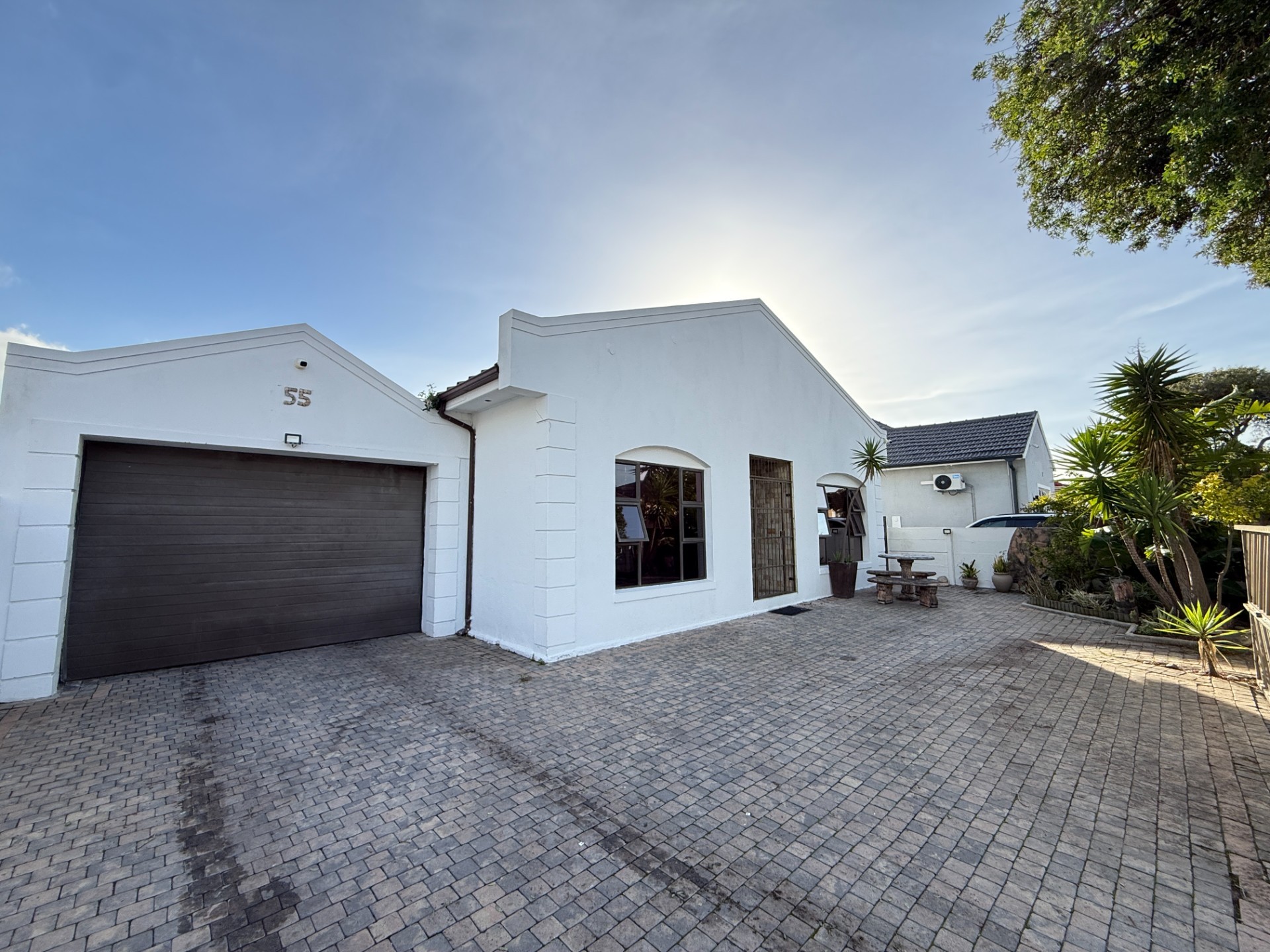 Modern 4 Bedroom Family Home In Goodwood Estate