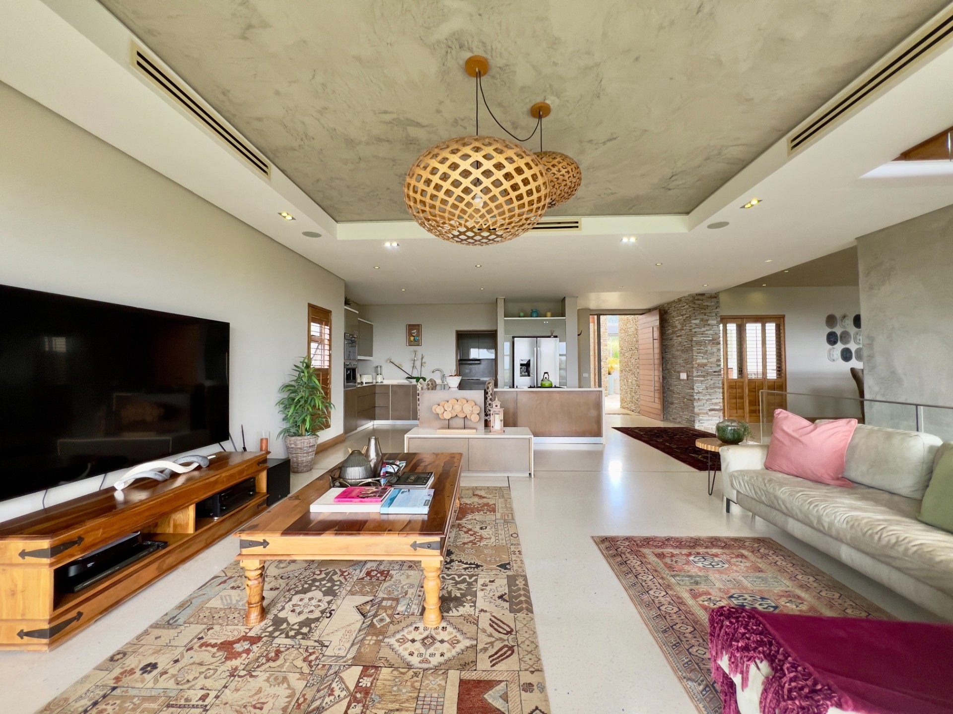 EXCLUSIVE LUXURY SEA LA VIEW FOR RENTAL -COASTAL LIVING IN BRETTENWOOD COASTAL ESTATE