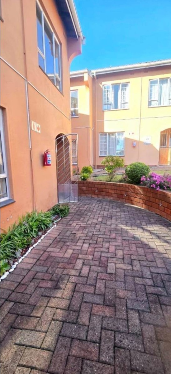 Townhouse For Sale in Malvern, Durban, KwaZulu Natal