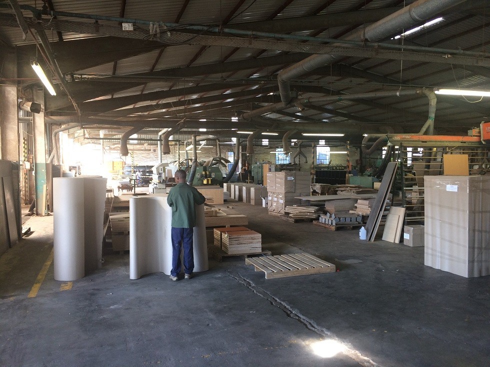 Factory warehouse with massive power and yard to let.