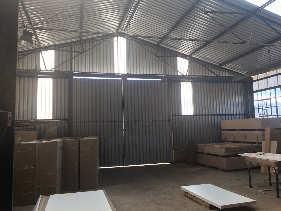 Factory warehouse with massive power and yard to let.