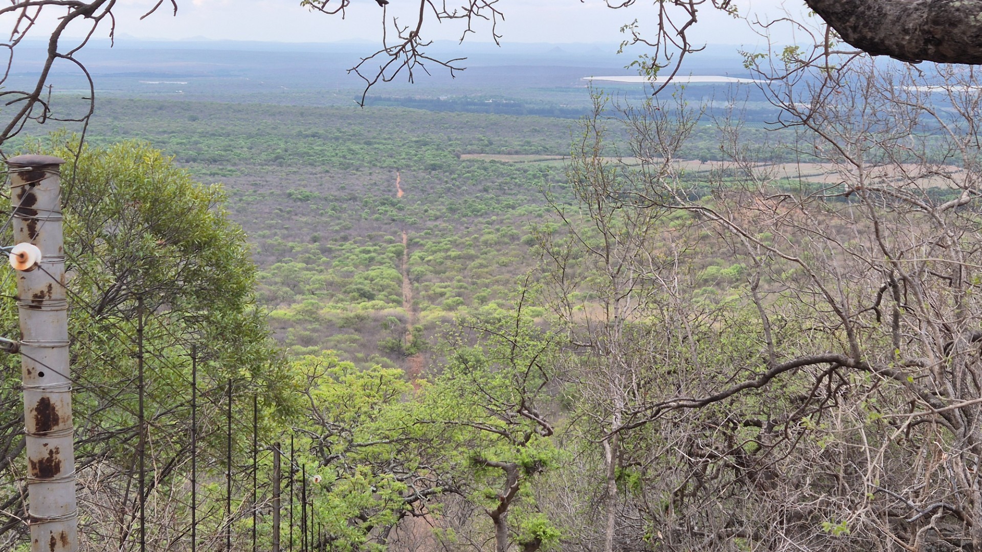House, built on a 1 hectare plot, For Sale in Canyon Game Reserve, Hoedspruit