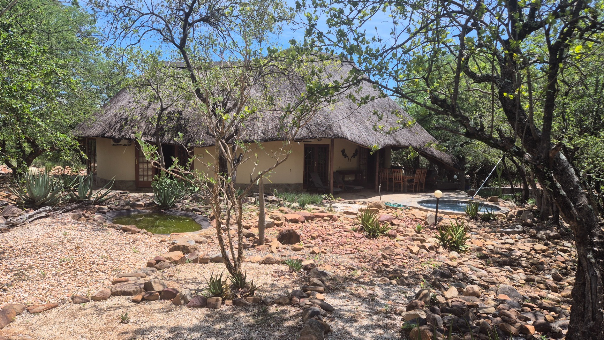 House, built on a 1 hectare plot, For Sale in Canyon Game Reserve, Hoedspruit