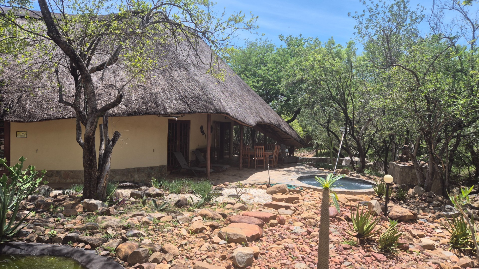House, built on a 1 hectare plot, For Sale in Canyon Game Reserve, Hoedspruit