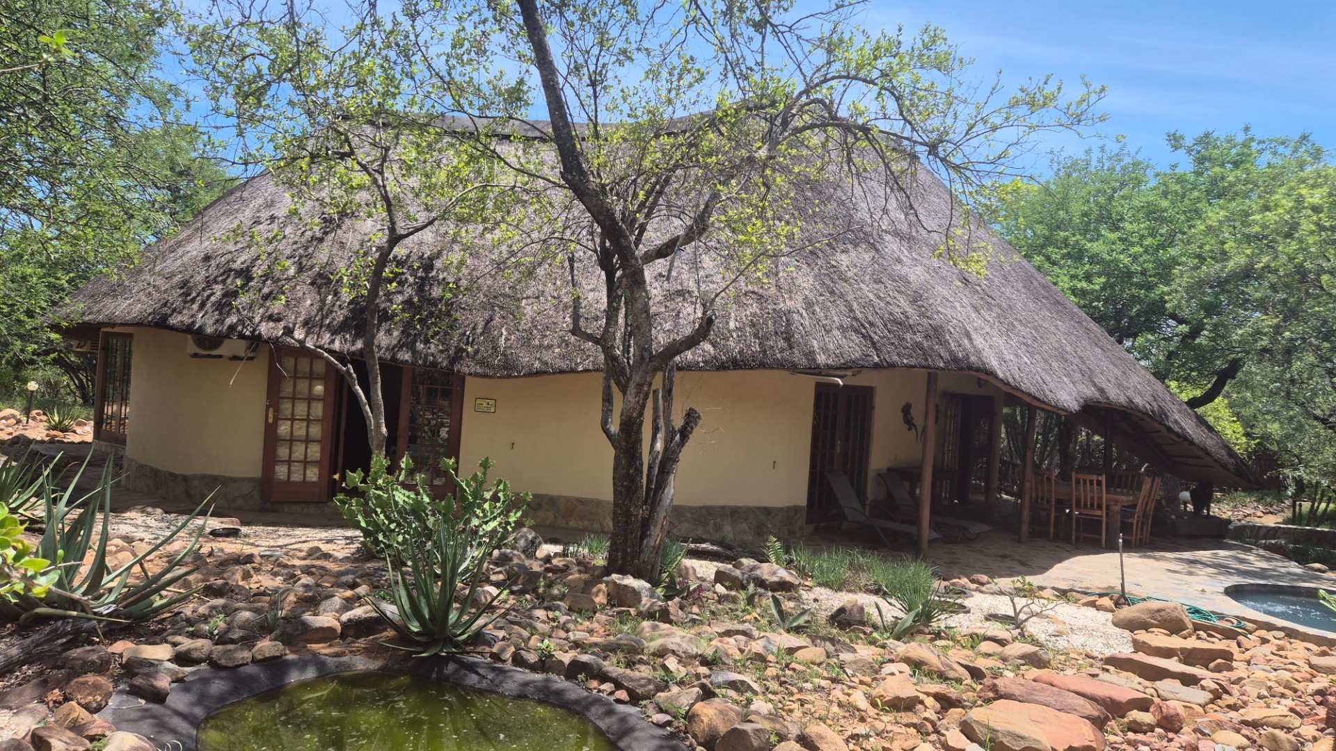 House, built on a 1 hectare plot, For Sale in Canyon Game Reserve, Hoedspruit