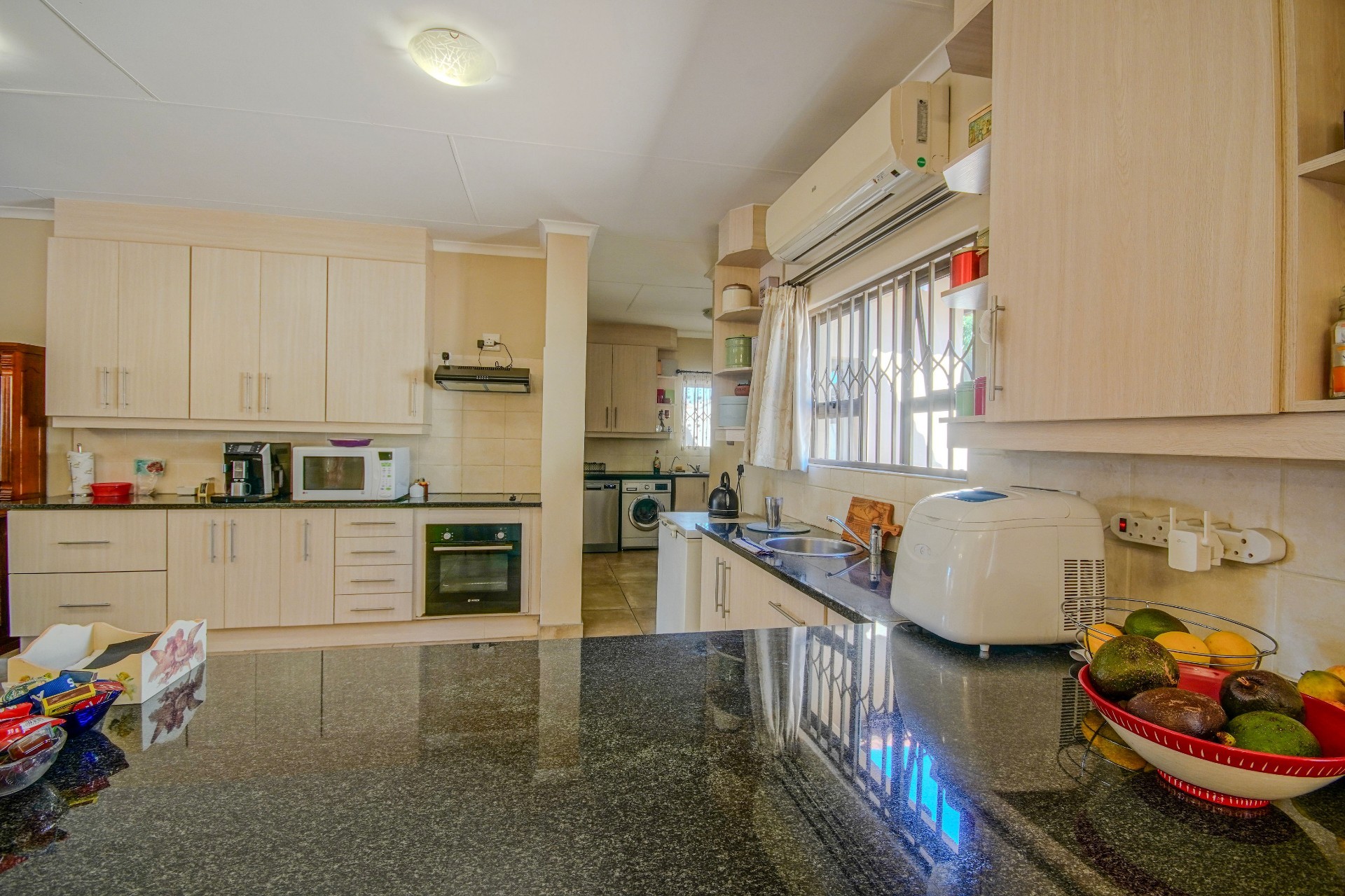 SPACIOUS AND ATTRACTIVE 3-BEDROOM FAMILY HOME!