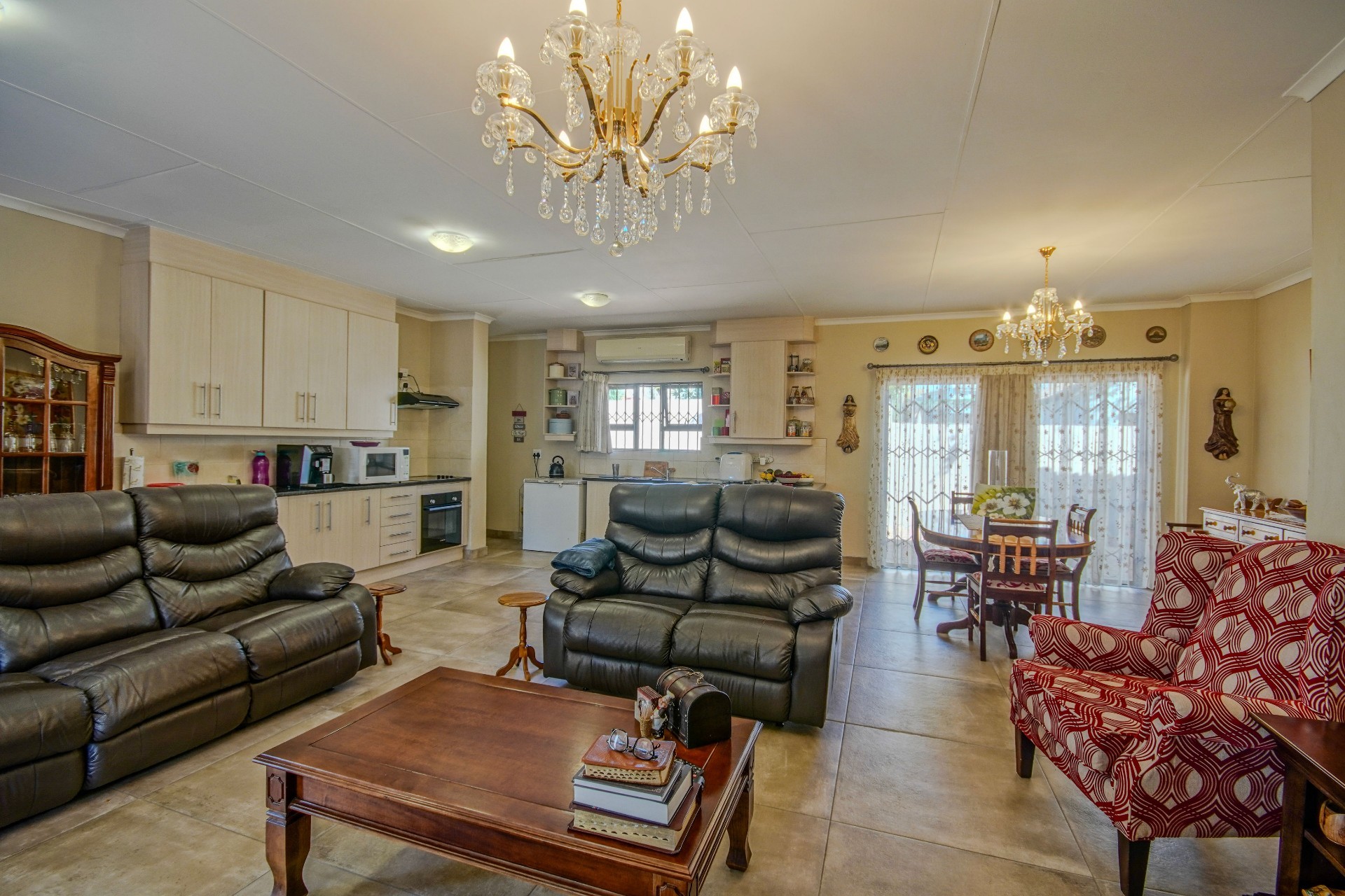 SPACIOUS AND ATTRACTIVE 3-BEDROOM FAMILY HOME!