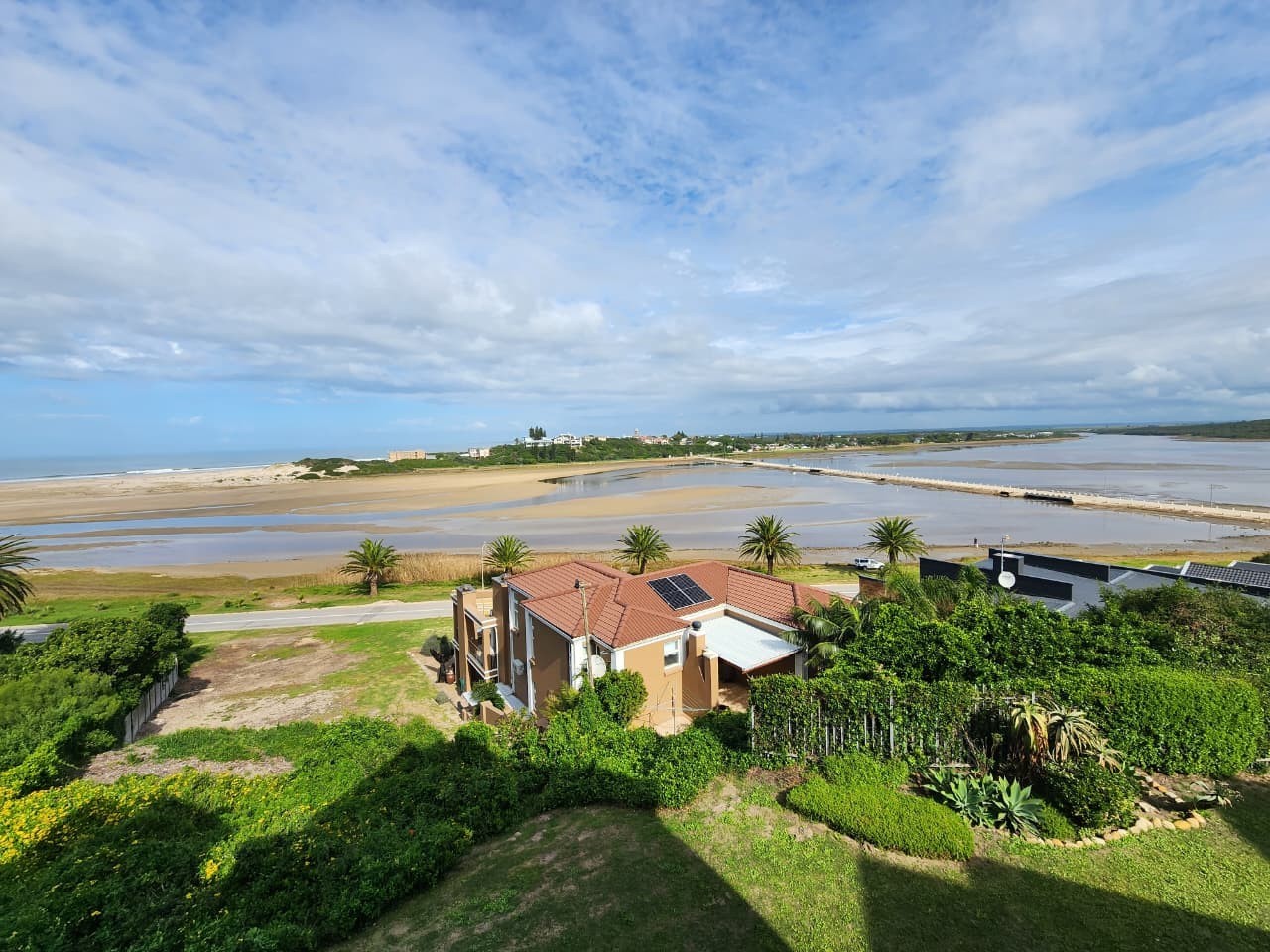 Aston Bay Flat with Panoramic Views and Modern Living