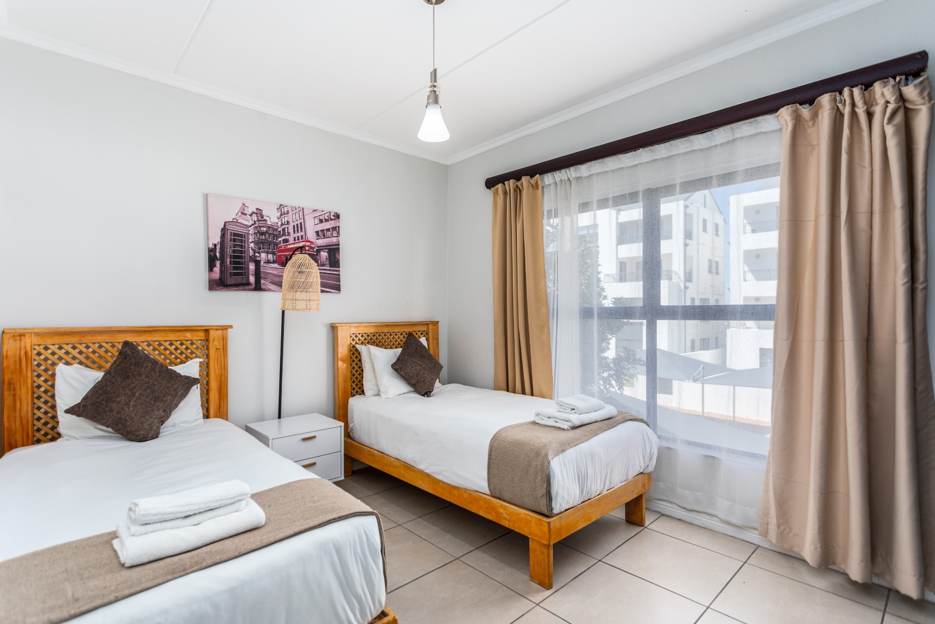 Apartment To Rent in Sandown, Blouberg