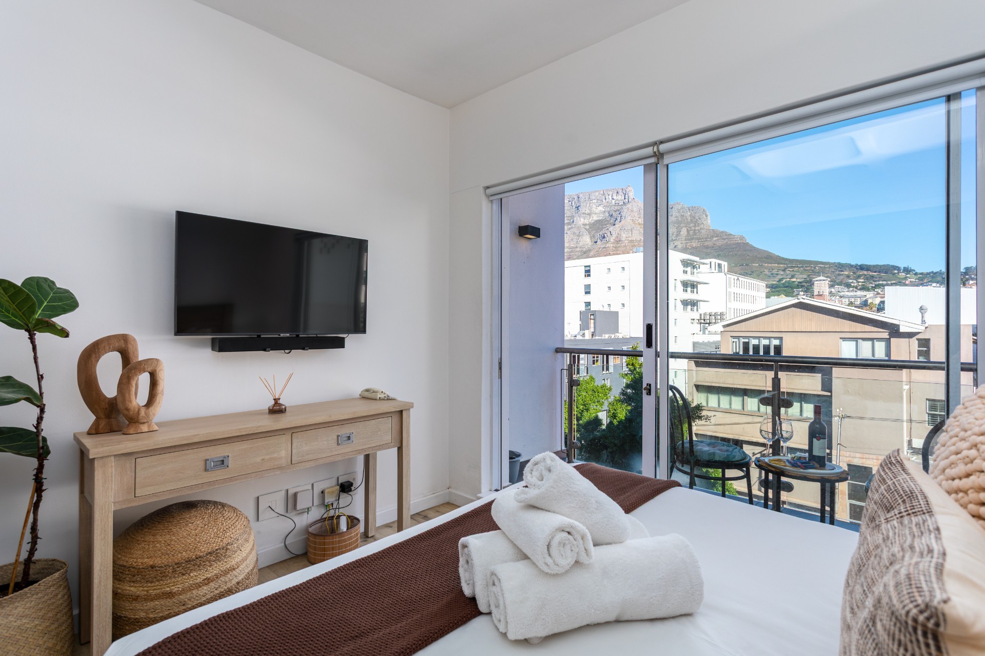 Apartment To Rent in Cape Town City Centre, Cape Town