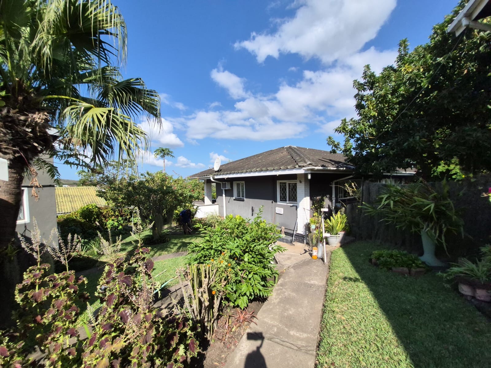 WELL-MAINTAINED PROPERTY WITH AN INCOME-GENERATING FLATLET