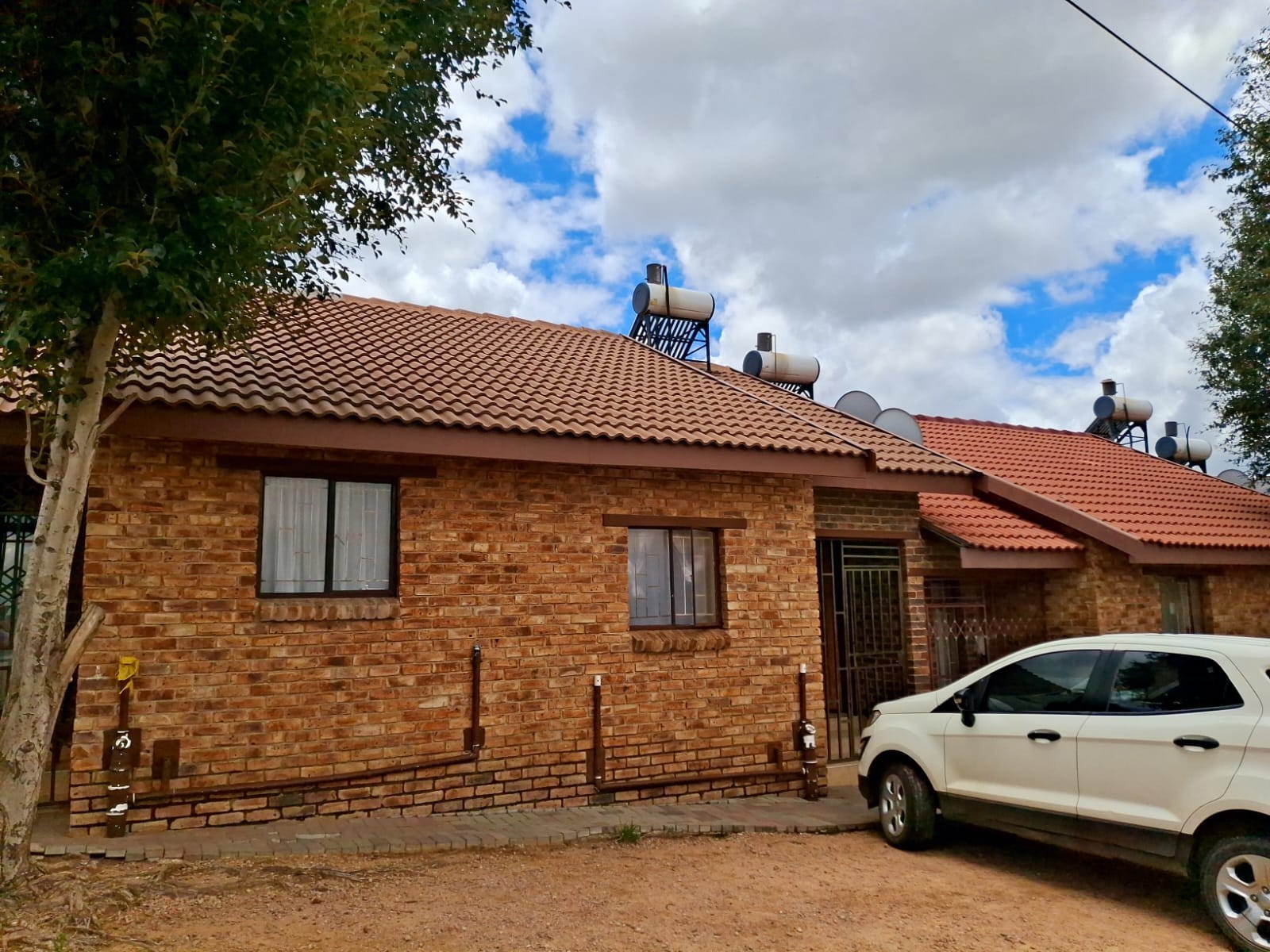 2 Bedroom apartment in Olievenhoutbos Ext 36 for sale!