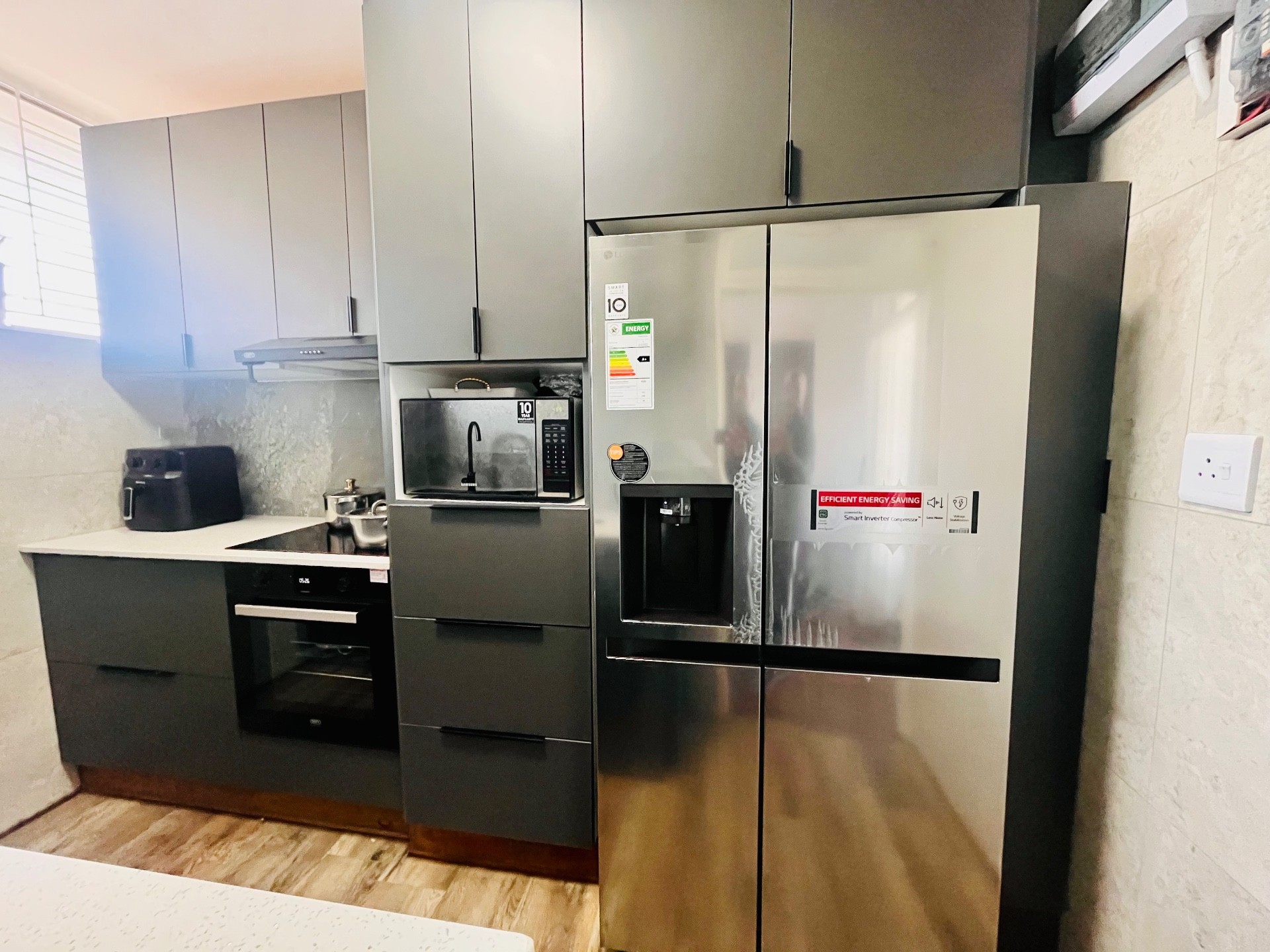 Newly renovated 2-bedroom flat in Davenport Mall
