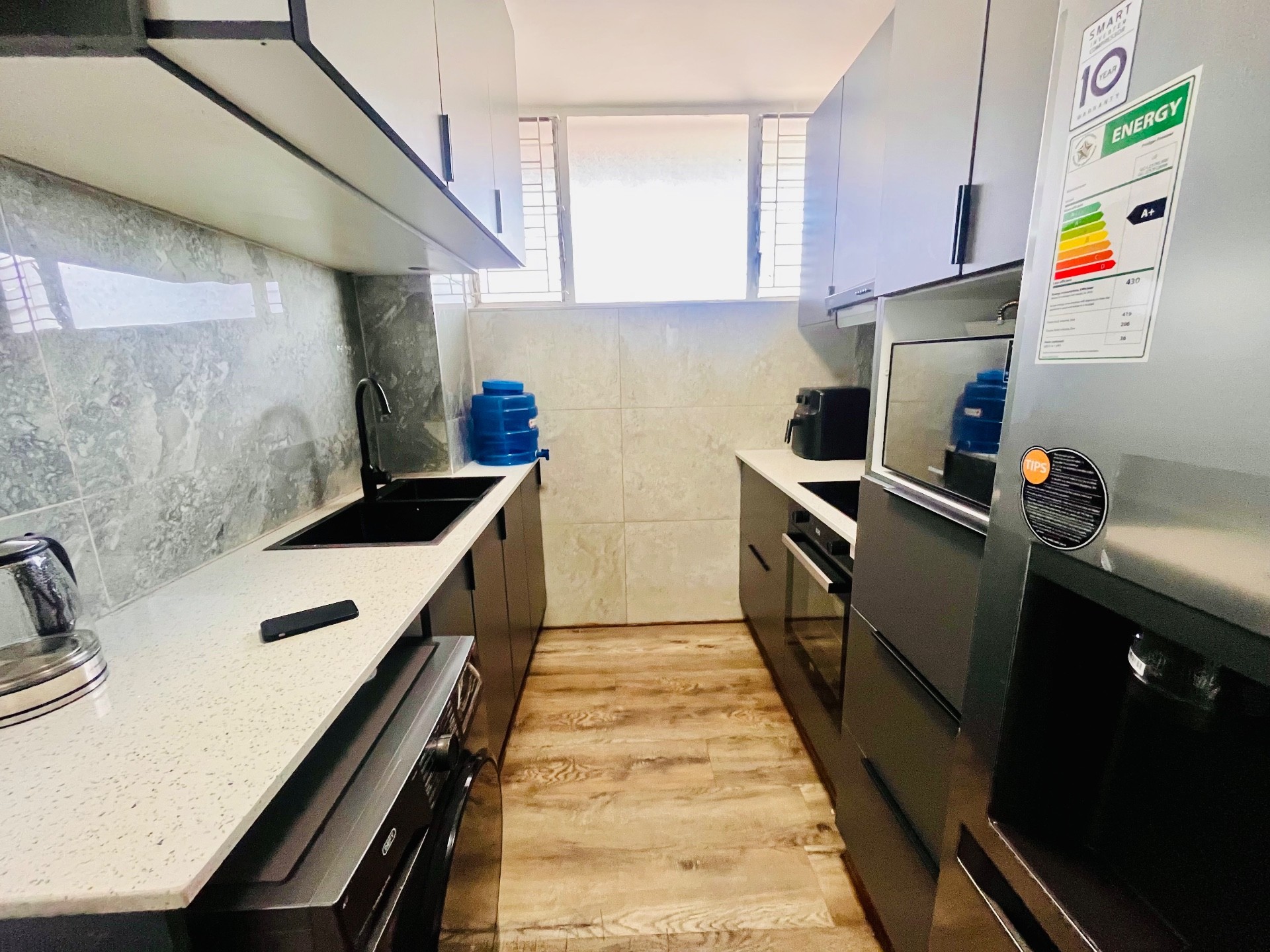 Newly renovated 2-bedroom flat in Davenport Mall