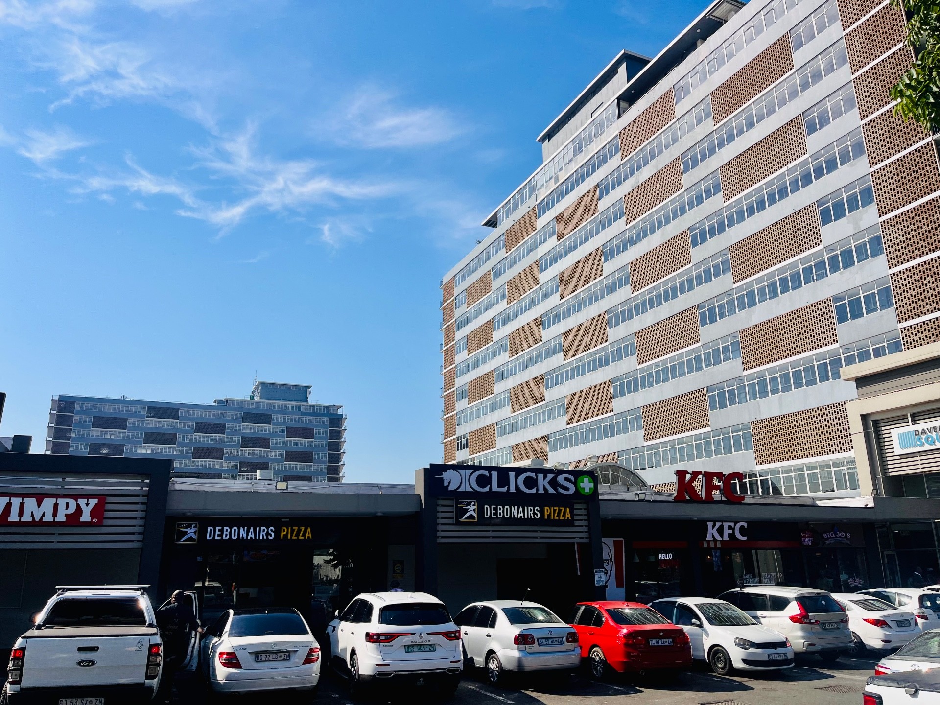Newly renovated 2-bedroom flat in Davenport Mall