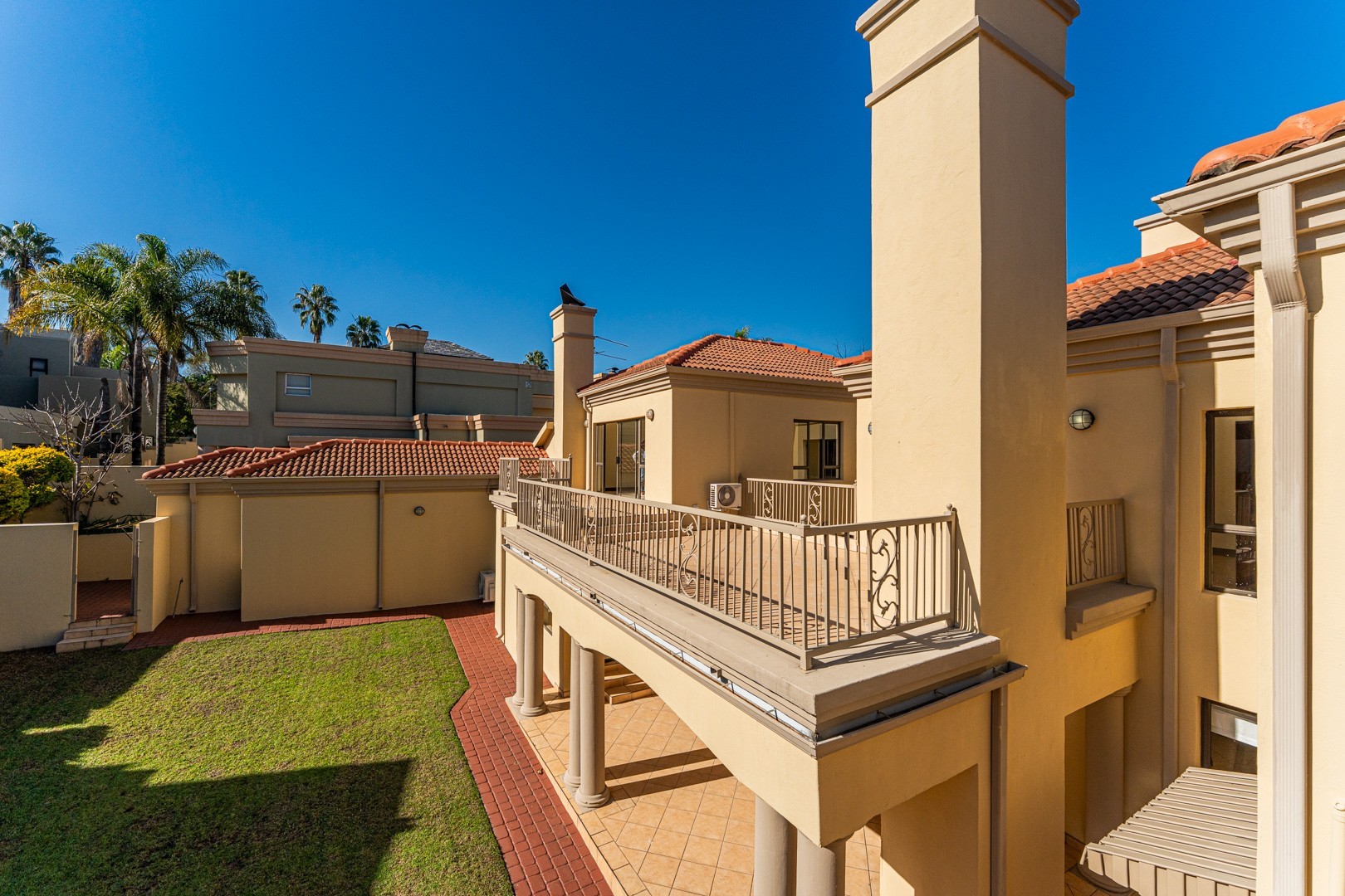 Luxury 8 Bedroom Property in Dainfern Golf Estate