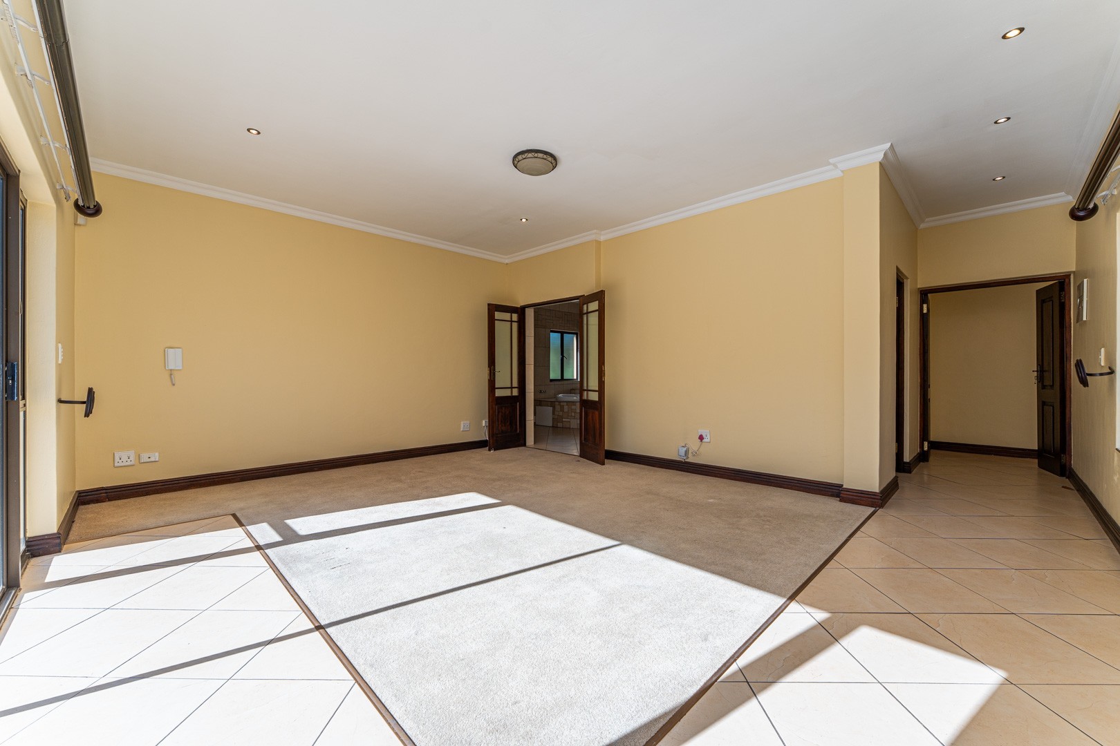 Luxury 8 Bedroom Property in Dainfern Golf Estate