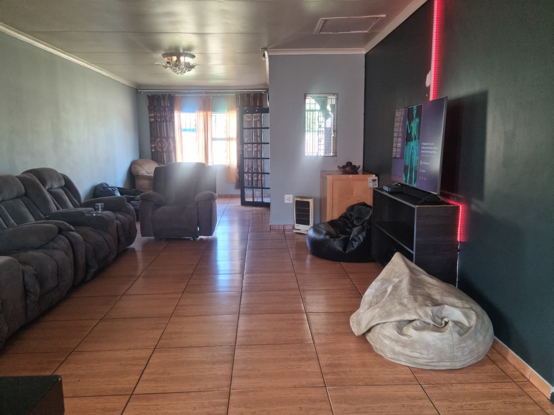 Large 3 bed home with 2 cottages in Eldorado Park. No Transfer Duty