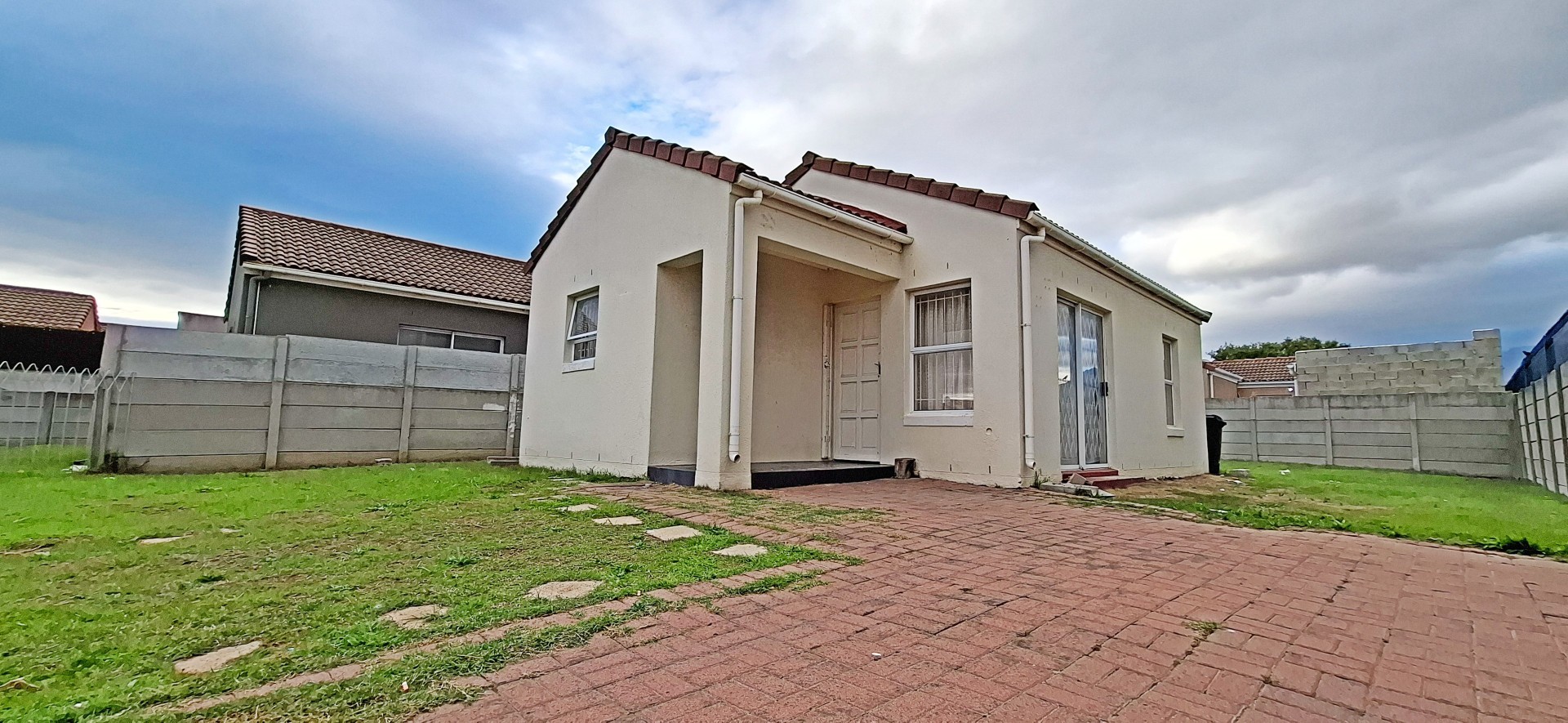 House For Sale in Broadlands Village, Strand