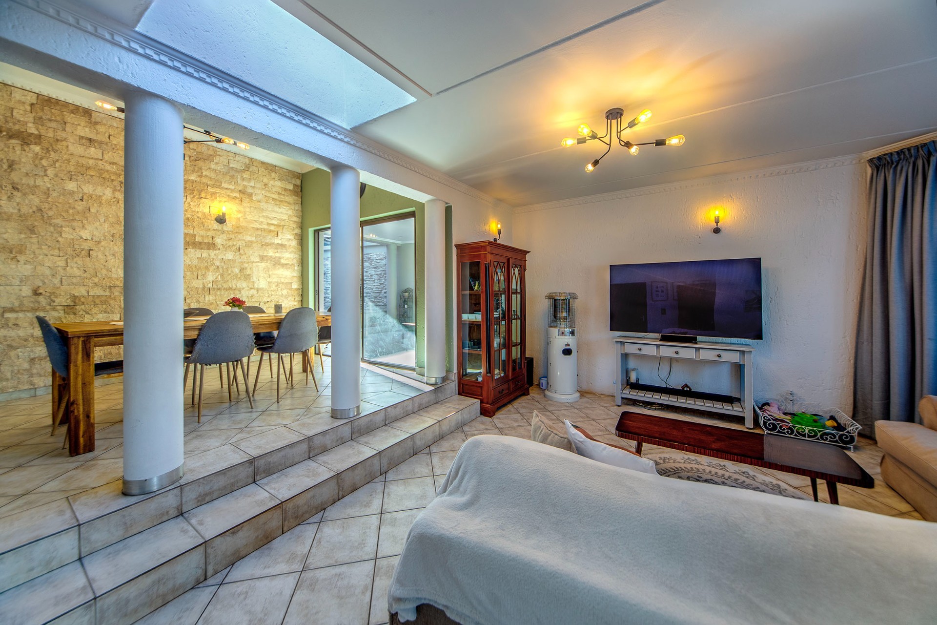 Spacious Two Bedroom Townhouse With Space to Convert Into Three Bedrooms