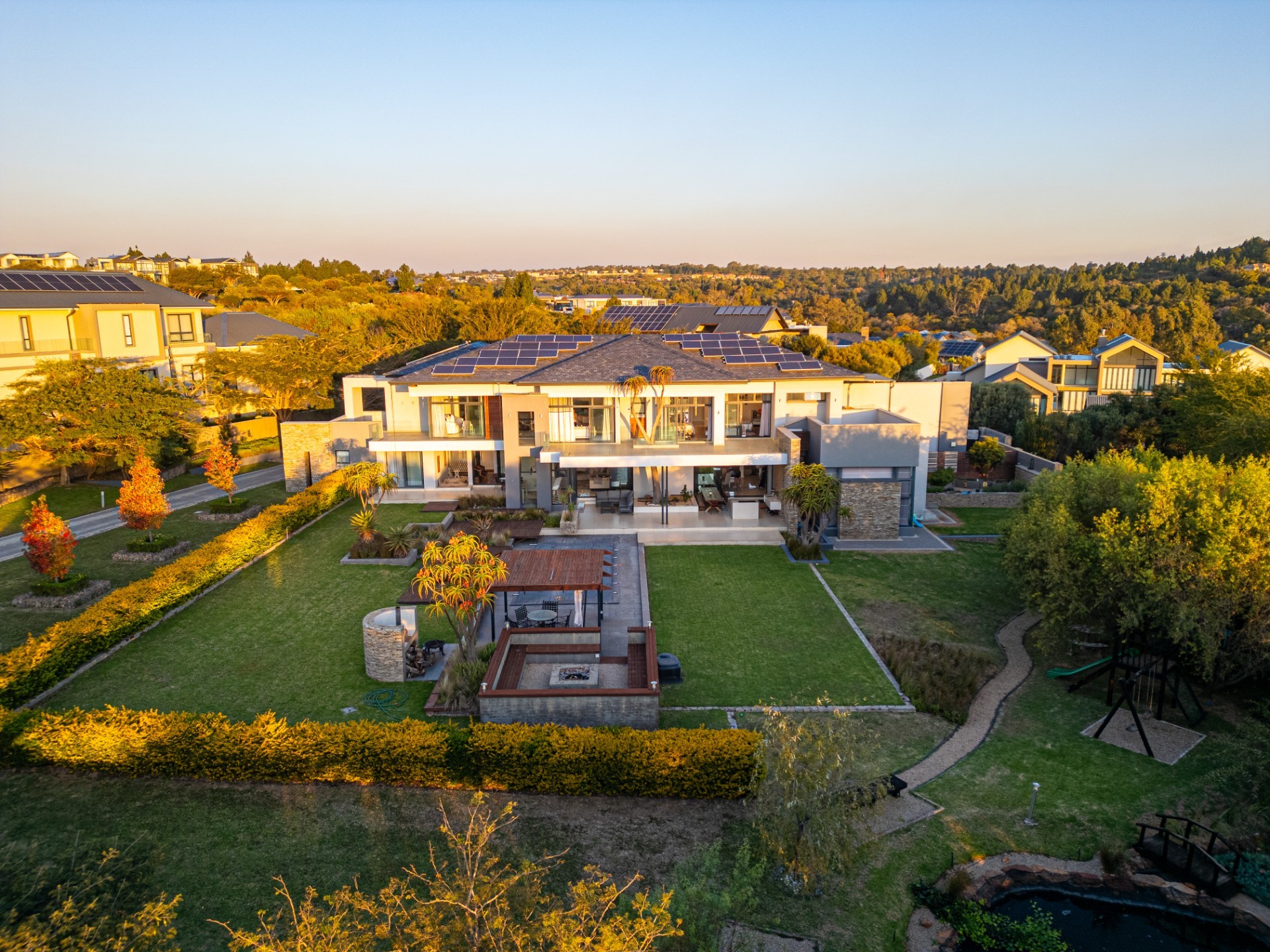 Timeless Luxury In Blue Hills Equestrian Estate