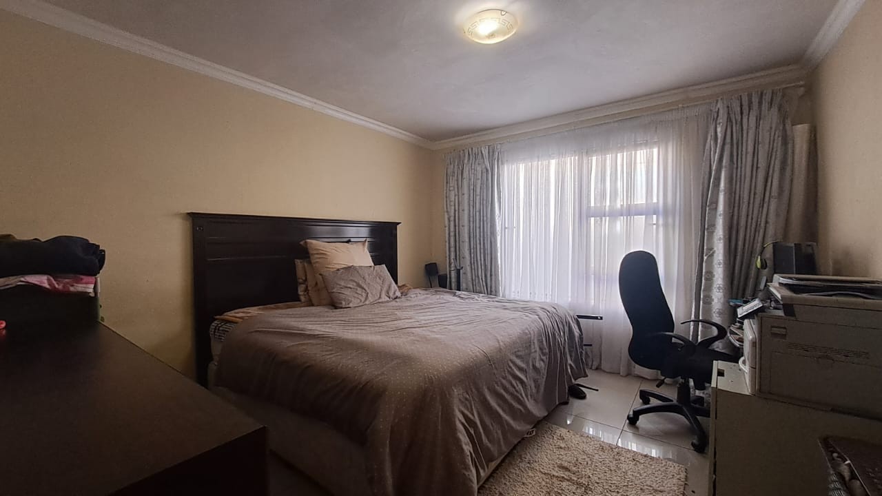 3 Bedroom House For Sale in Emdeni, Ext 2 Soweto