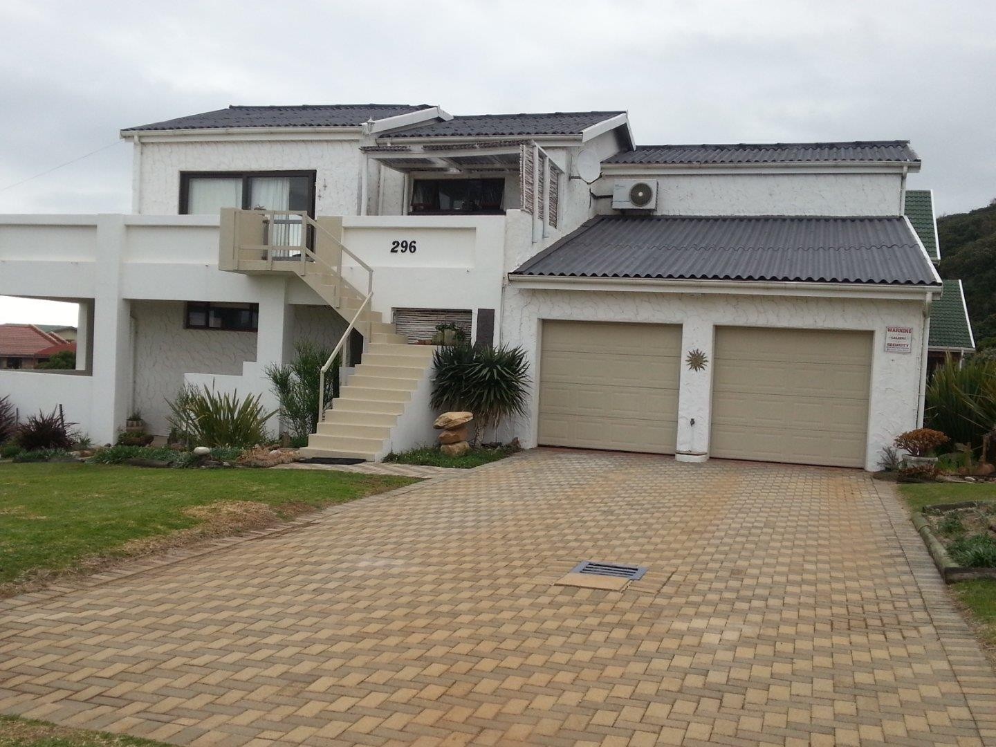 House For Sale in Oyster Bay