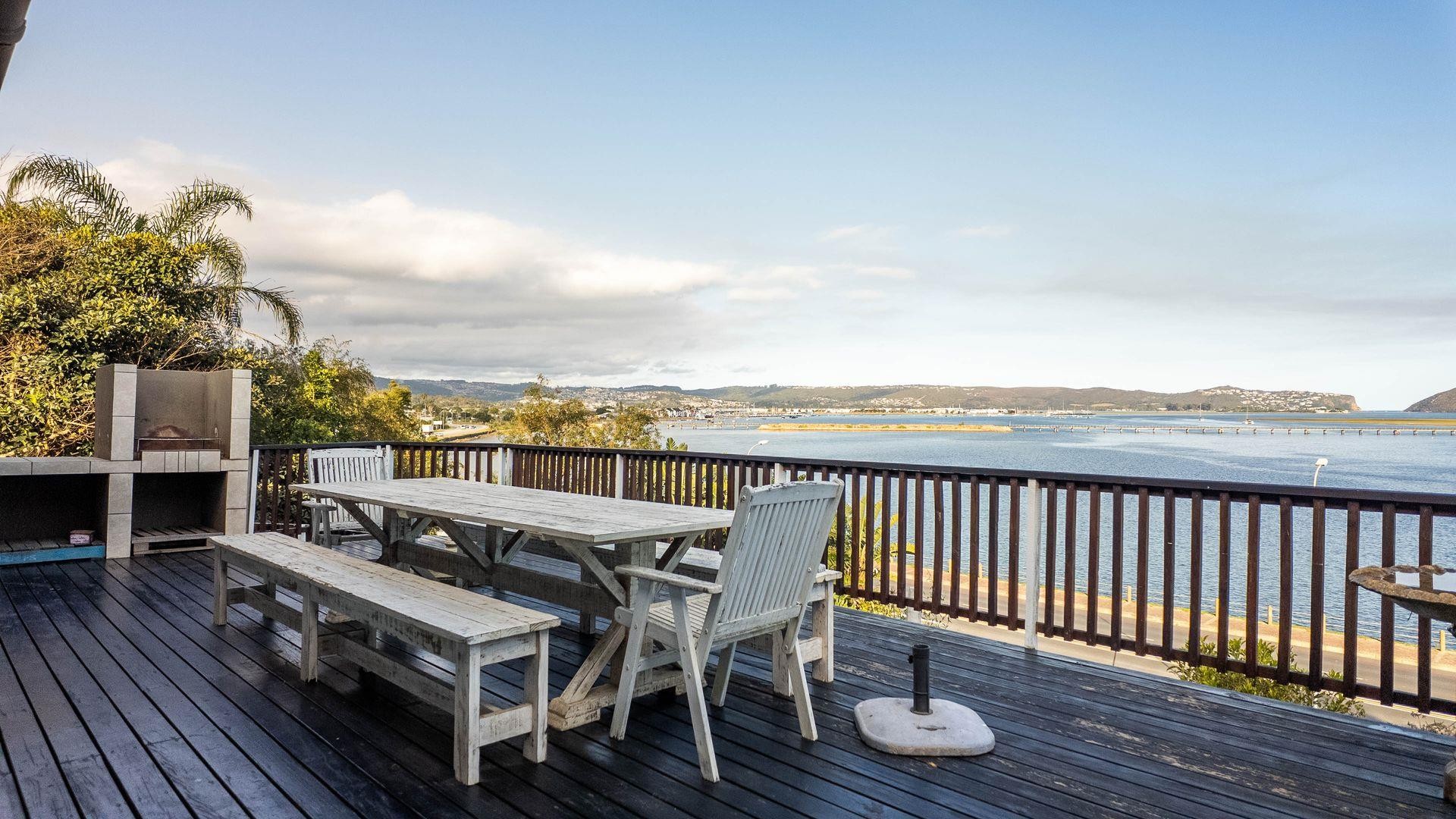 A house for sal in Knysna, has an income with 2 apartments attached, being rented as holiday rentals