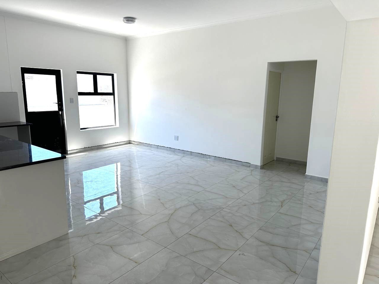 Neat modern 4 bedroom home to rent : Laguna Sands: Langebaan