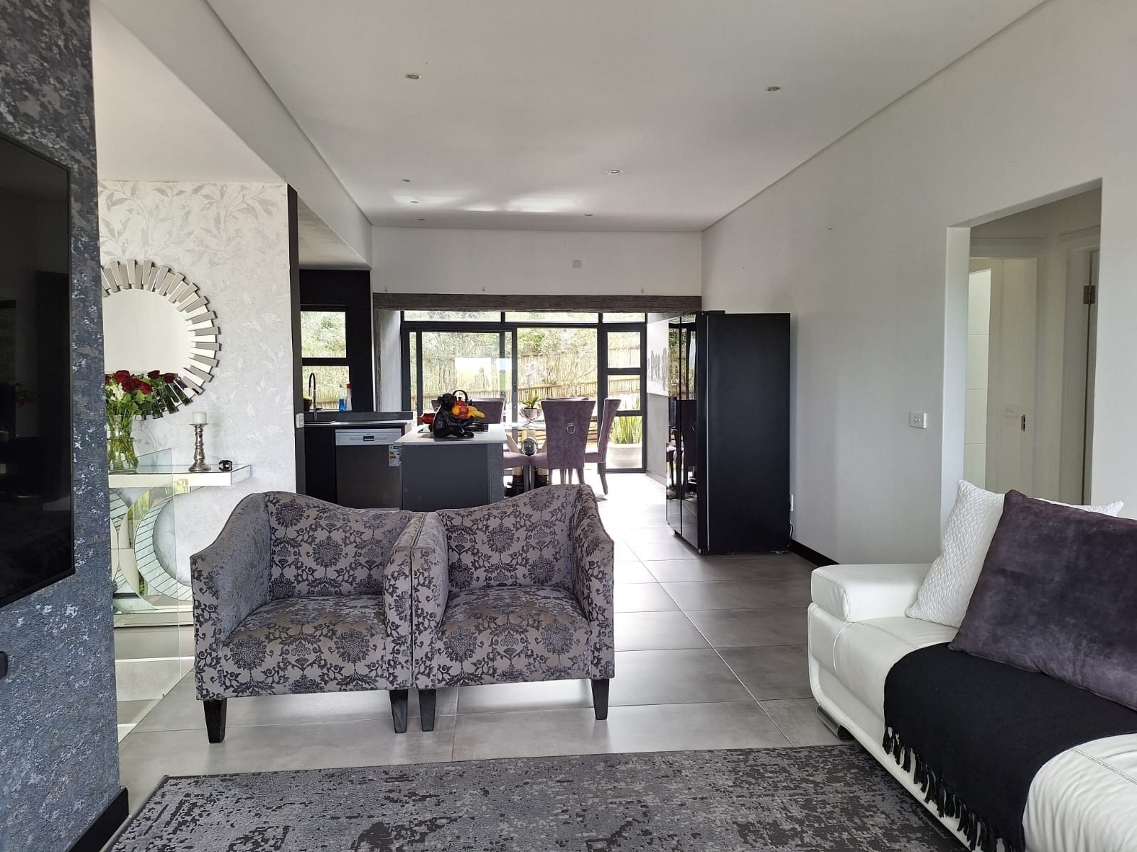 2 Bed 2 Bath Modern Corner Townhouse in Palm Lakes Estate