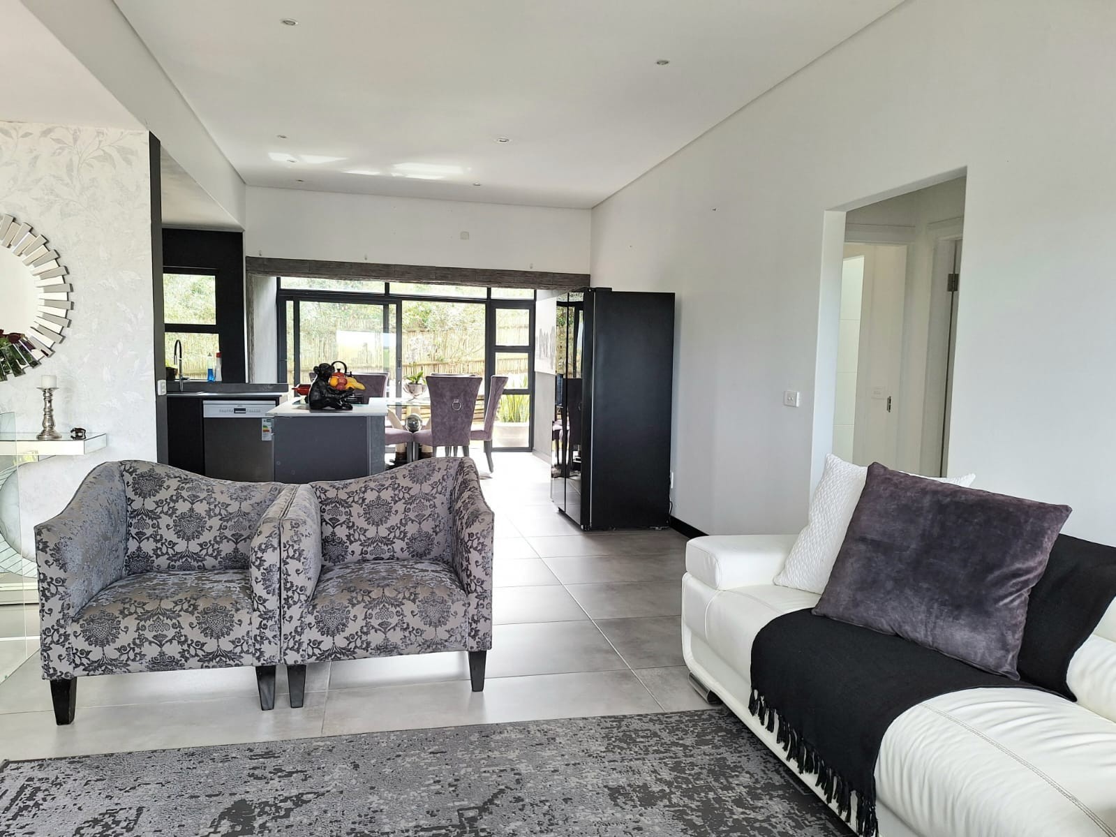 2 Bed 2 Bath Modern Corner Townhouse in Palm Lakes Estate