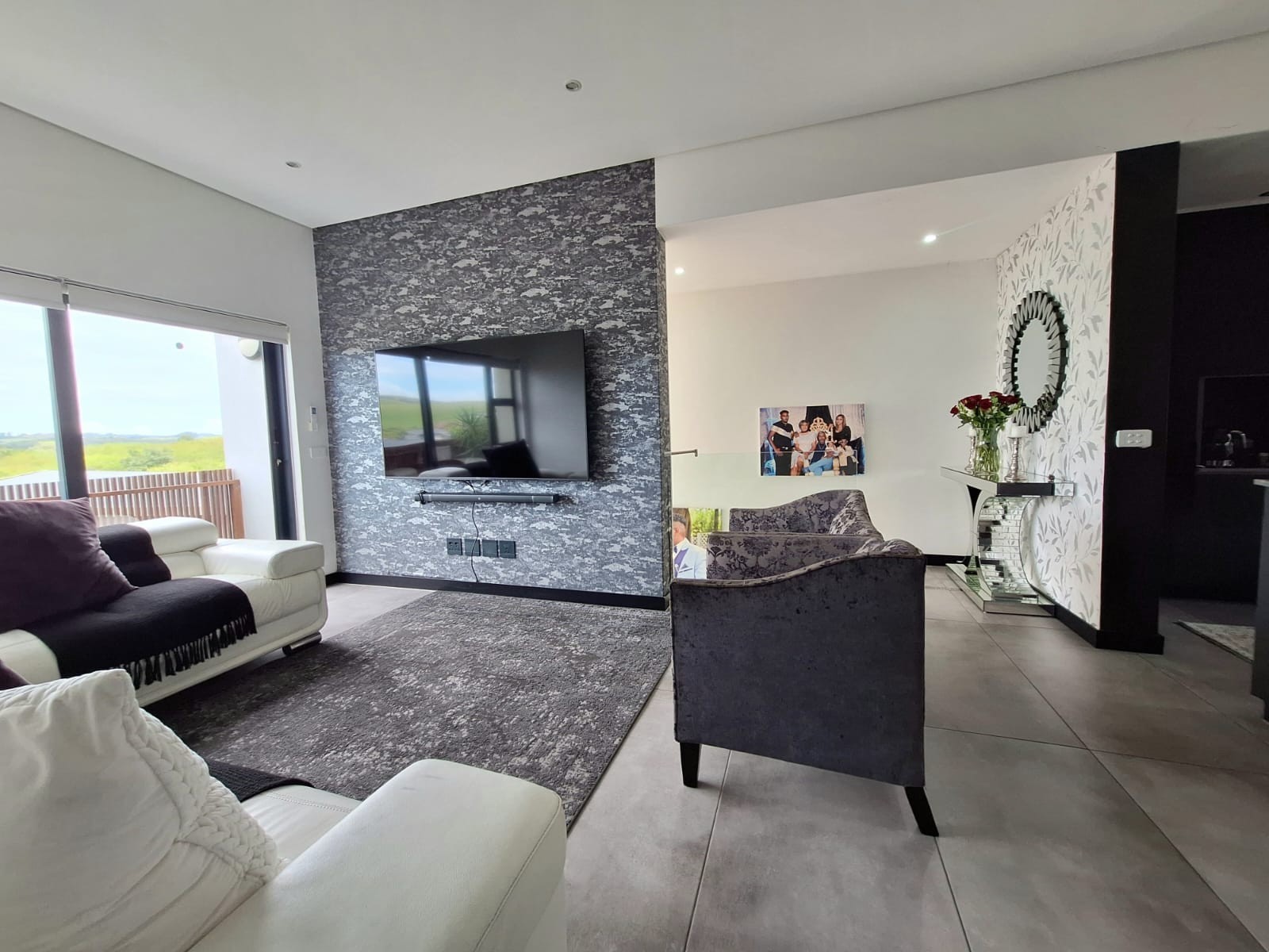 2 Bed 2 Bath Modern Corner Townhouse in Palm Lakes Estate