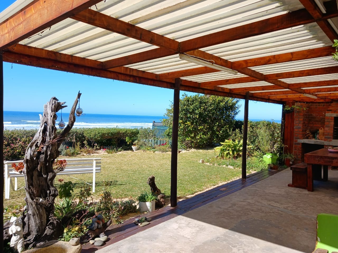 LOCATION, LOCATION, SEA VIEWS AND DIRECT ACCESS TO THE BEACH - HOME IN BEGHA!!!