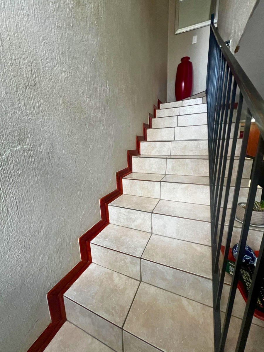 3 Bedroom Townhouse for Sale in Heuwelsig Estate, Centurion