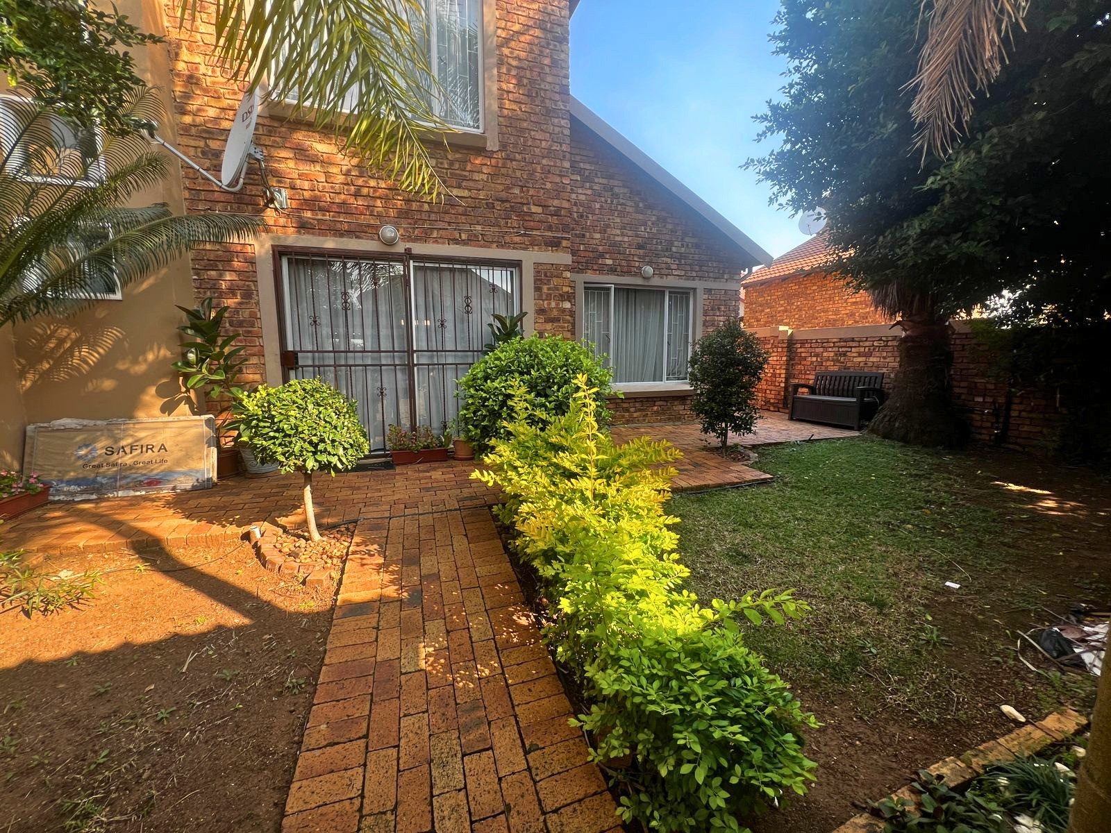 3 Bedroom Townhouse for Sale in Heuwelsig Estate, Centurion